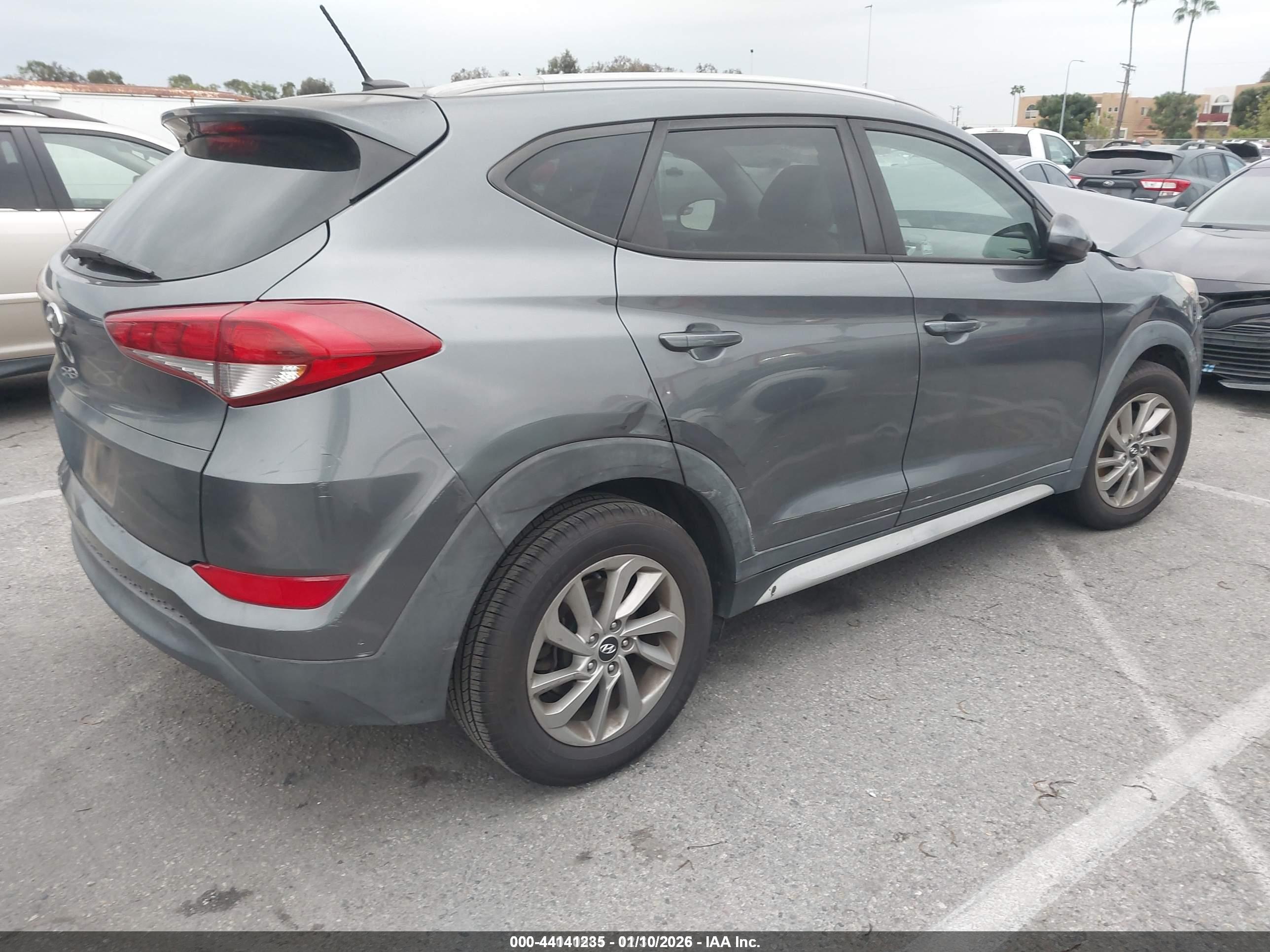 HYUNDAI TUCSON image 4