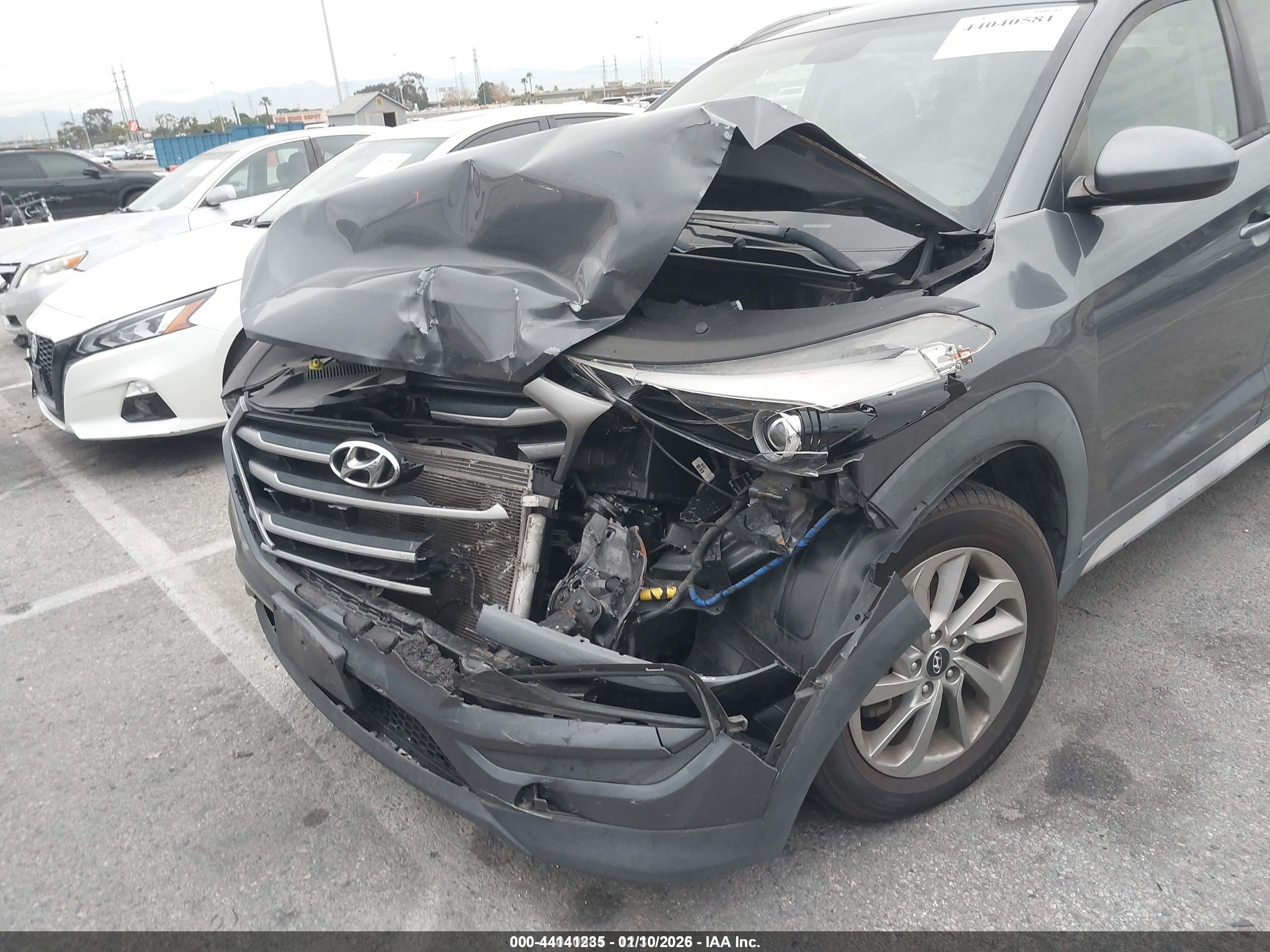 HYUNDAI TUCSON image 6