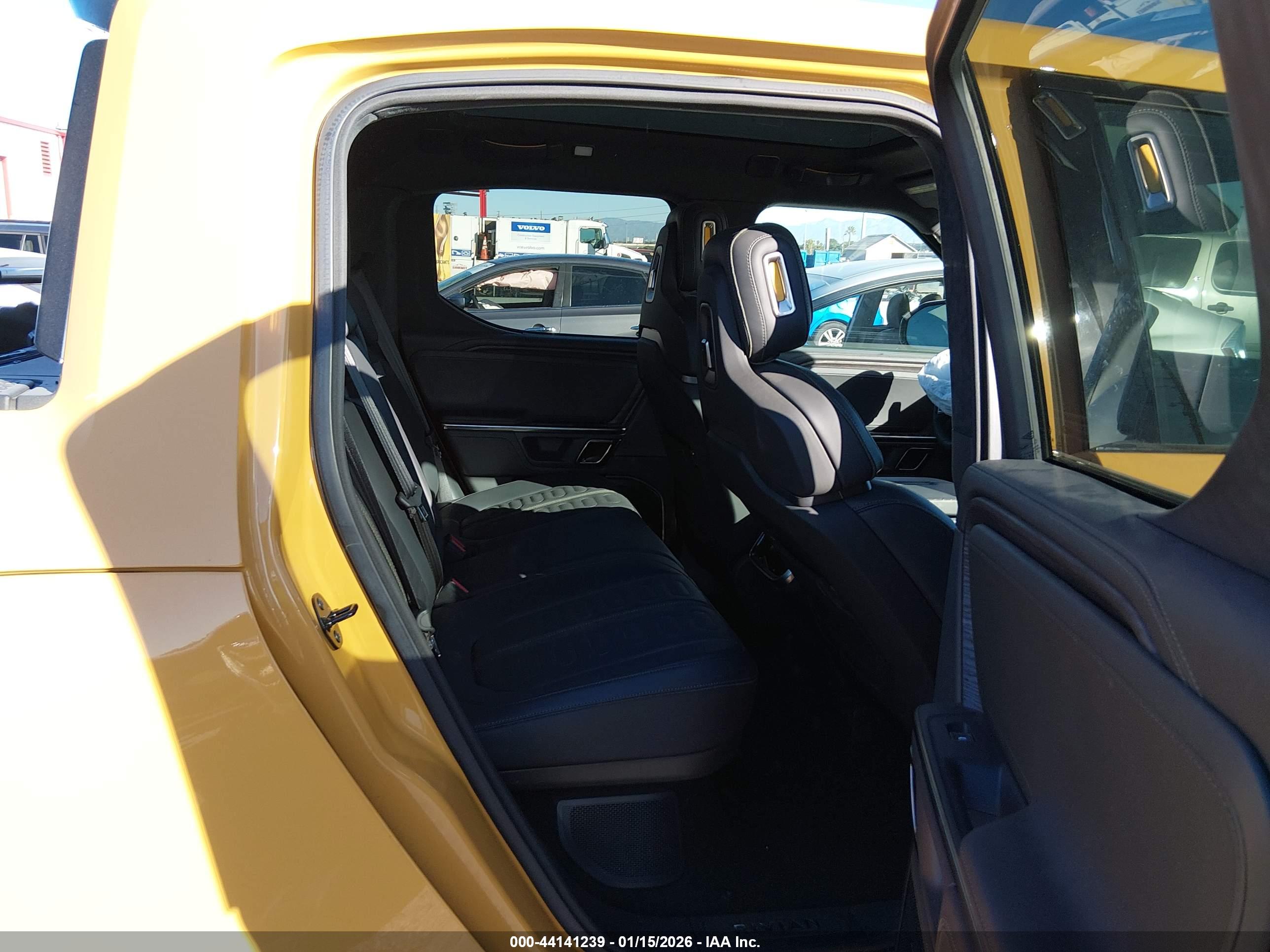 RIVIAN R1T image 8