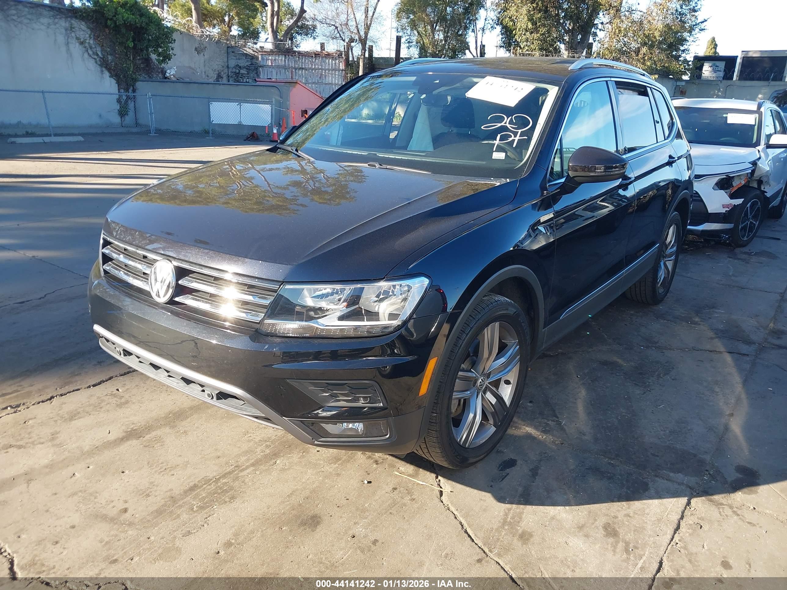 VOLKSWAGEN TIGUAN image 2