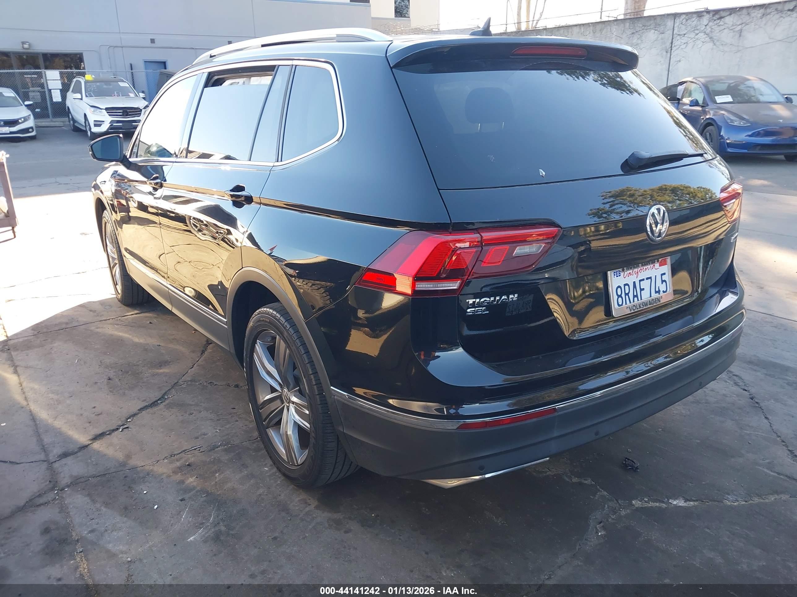 VOLKSWAGEN TIGUAN image 3