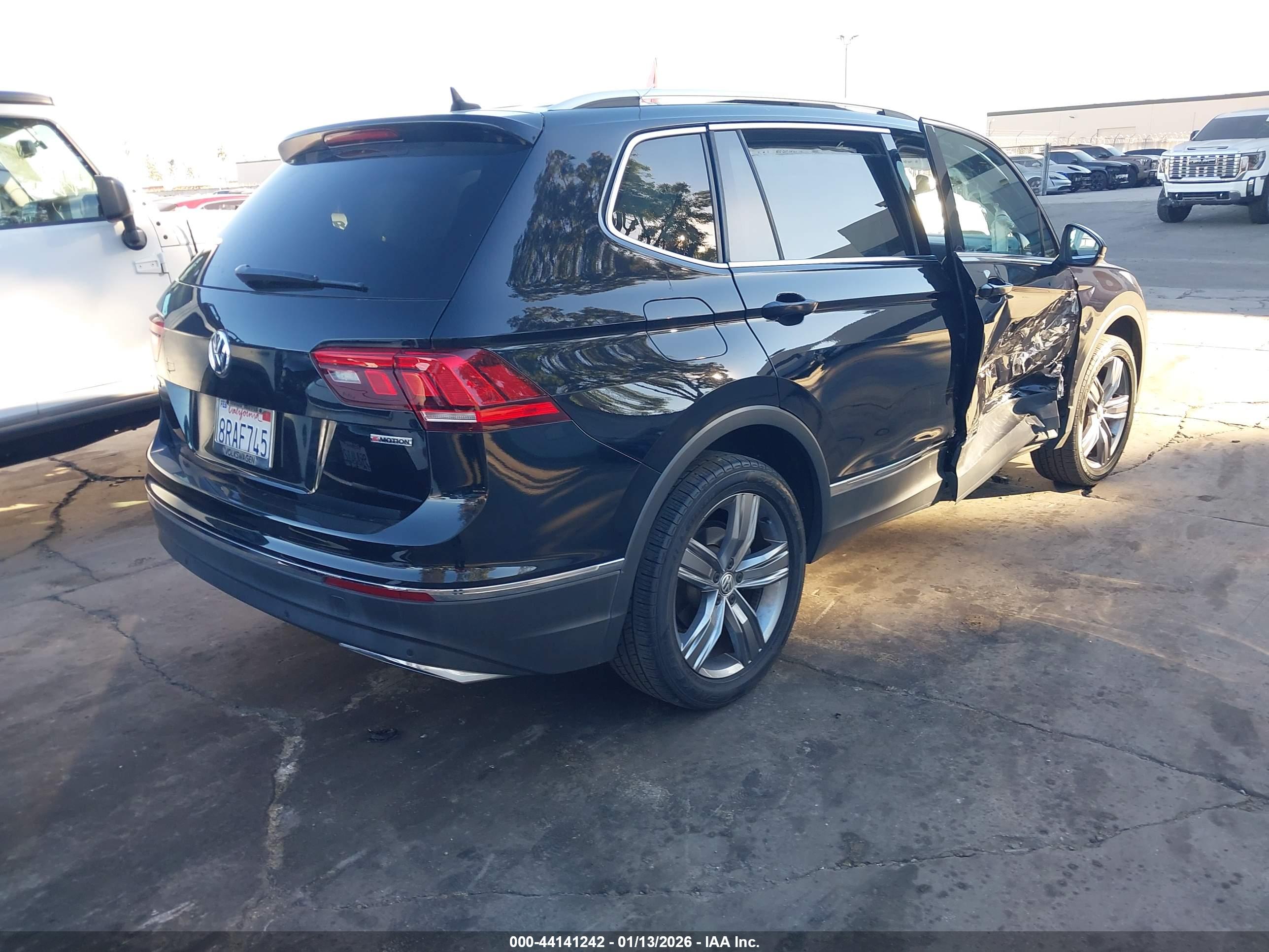 VOLKSWAGEN TIGUAN image 4