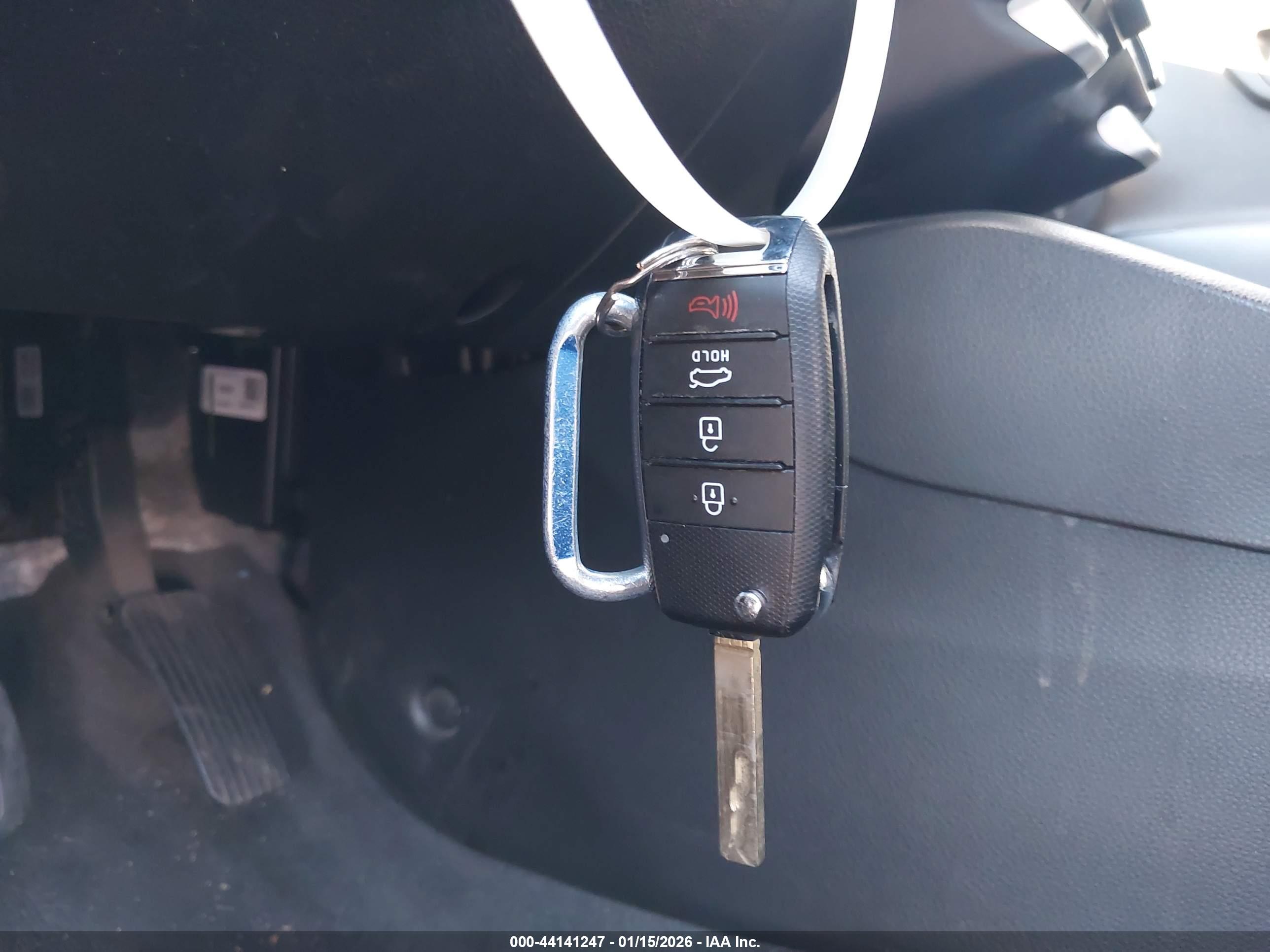 KIA RIO image 11