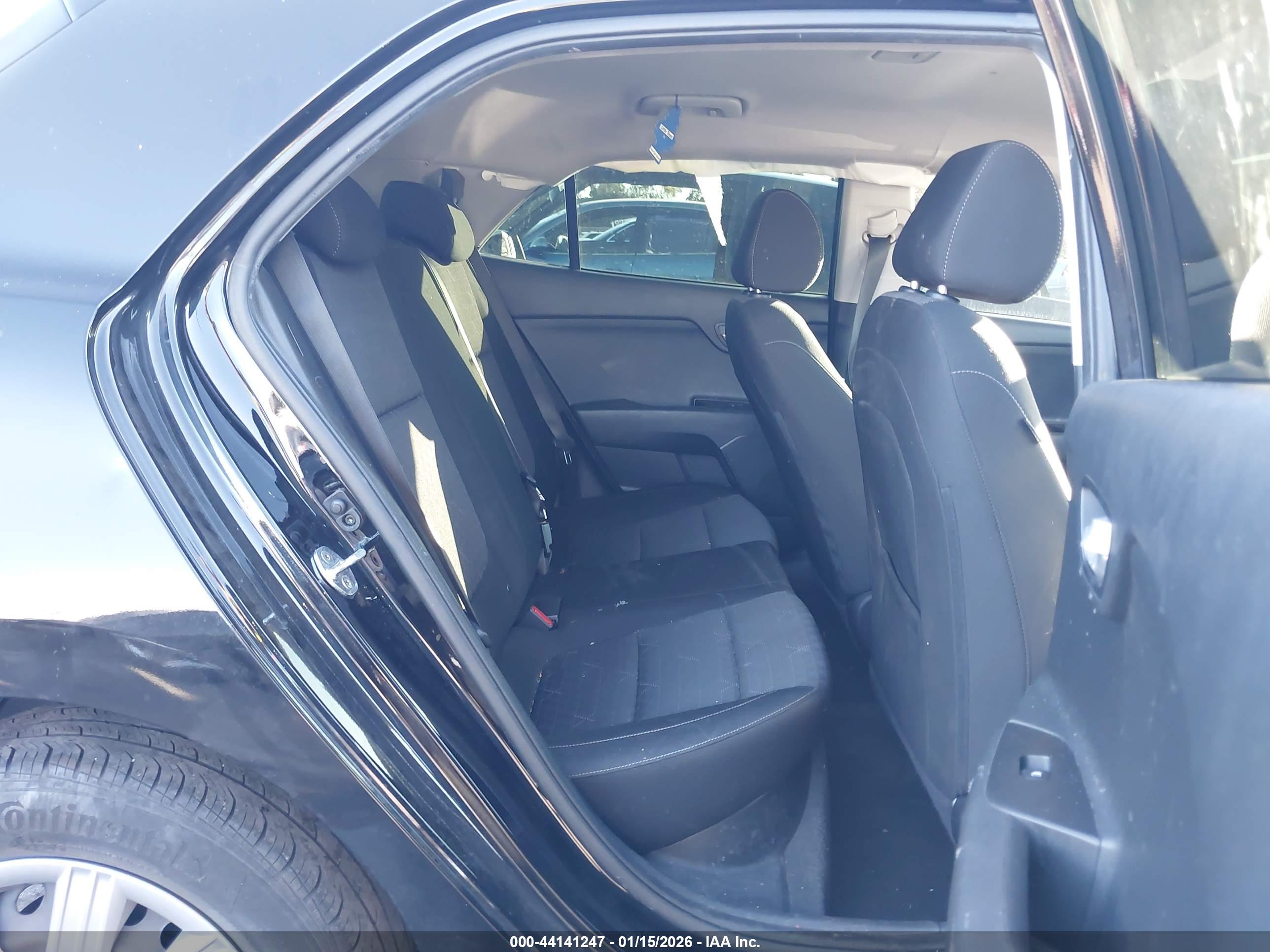 KIA RIO image 8