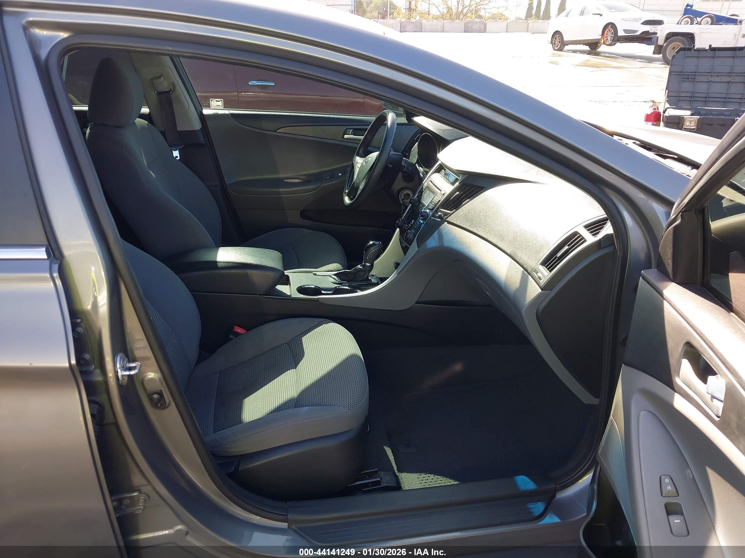 HYUNDAI SONATA image 5