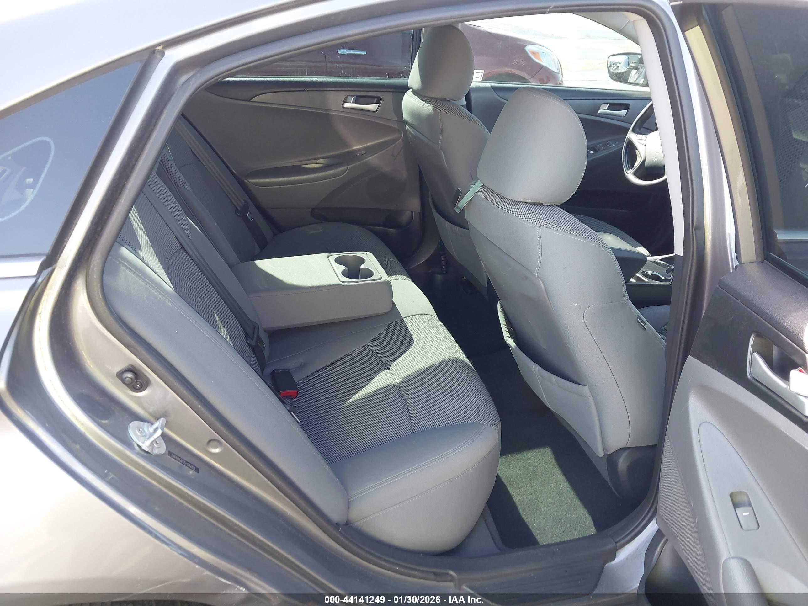 HYUNDAI SONATA image 8