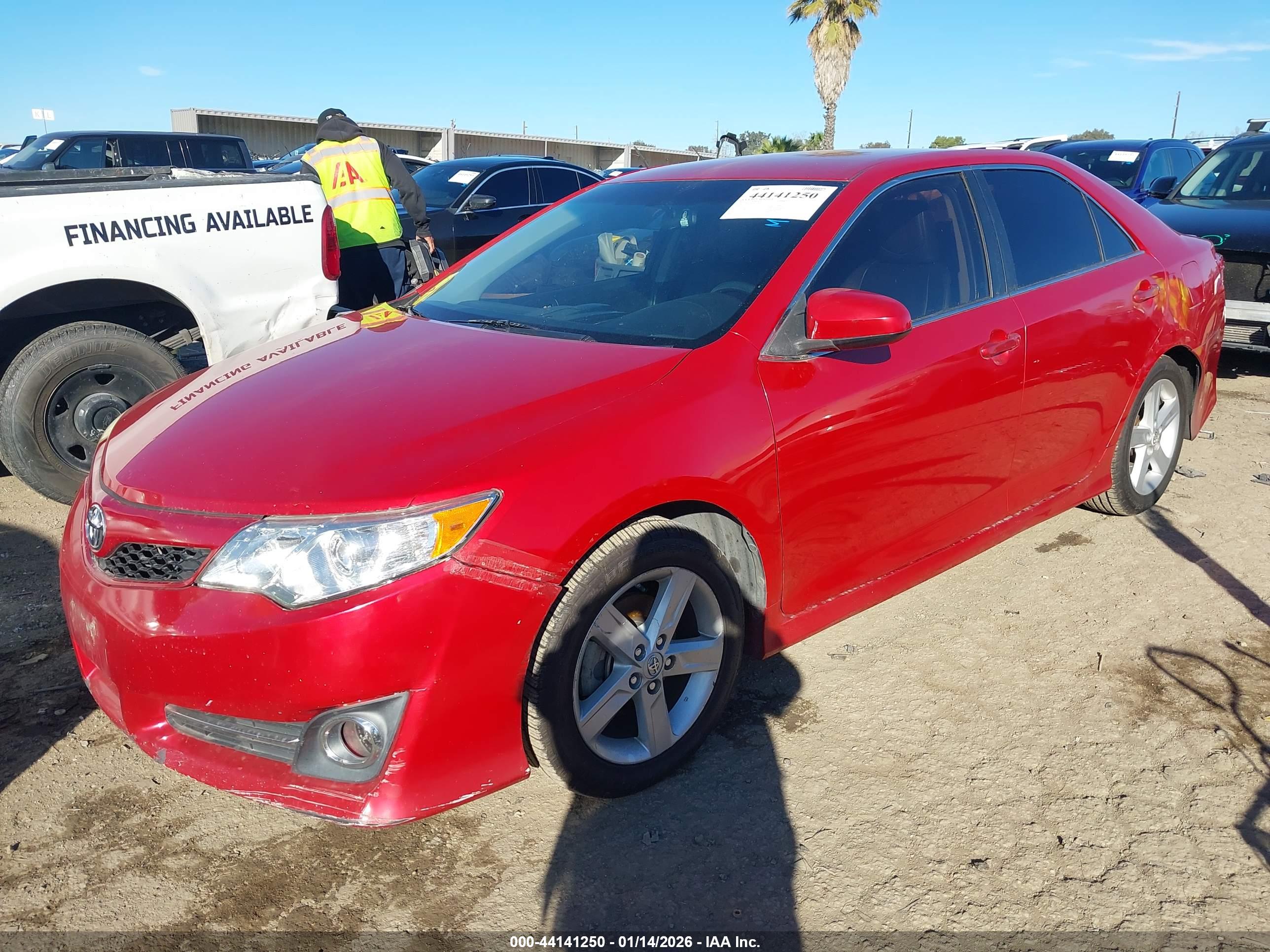 TOYOTA CAMRY image 2
