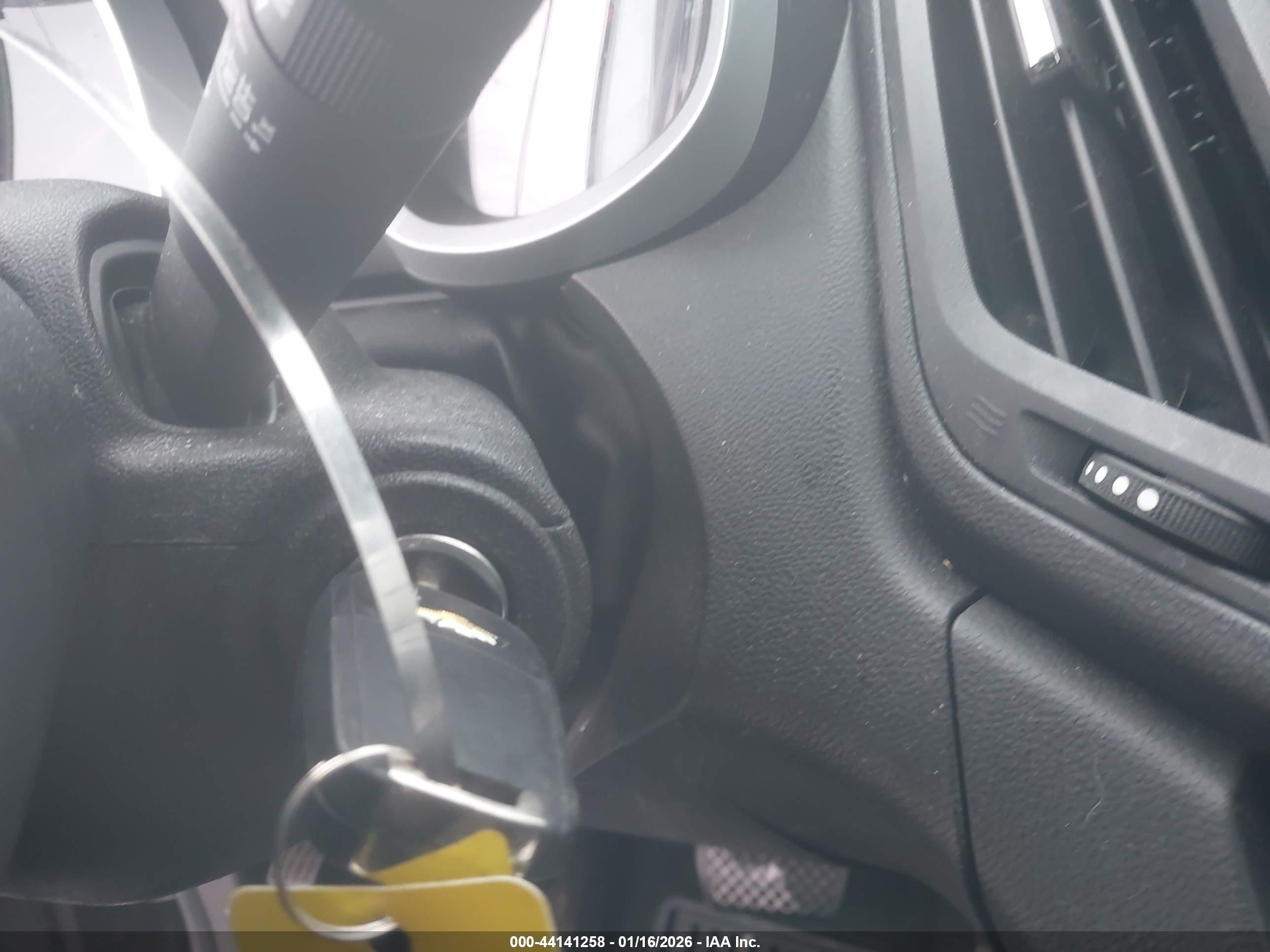 CHEVROLET EQUINOX image 11