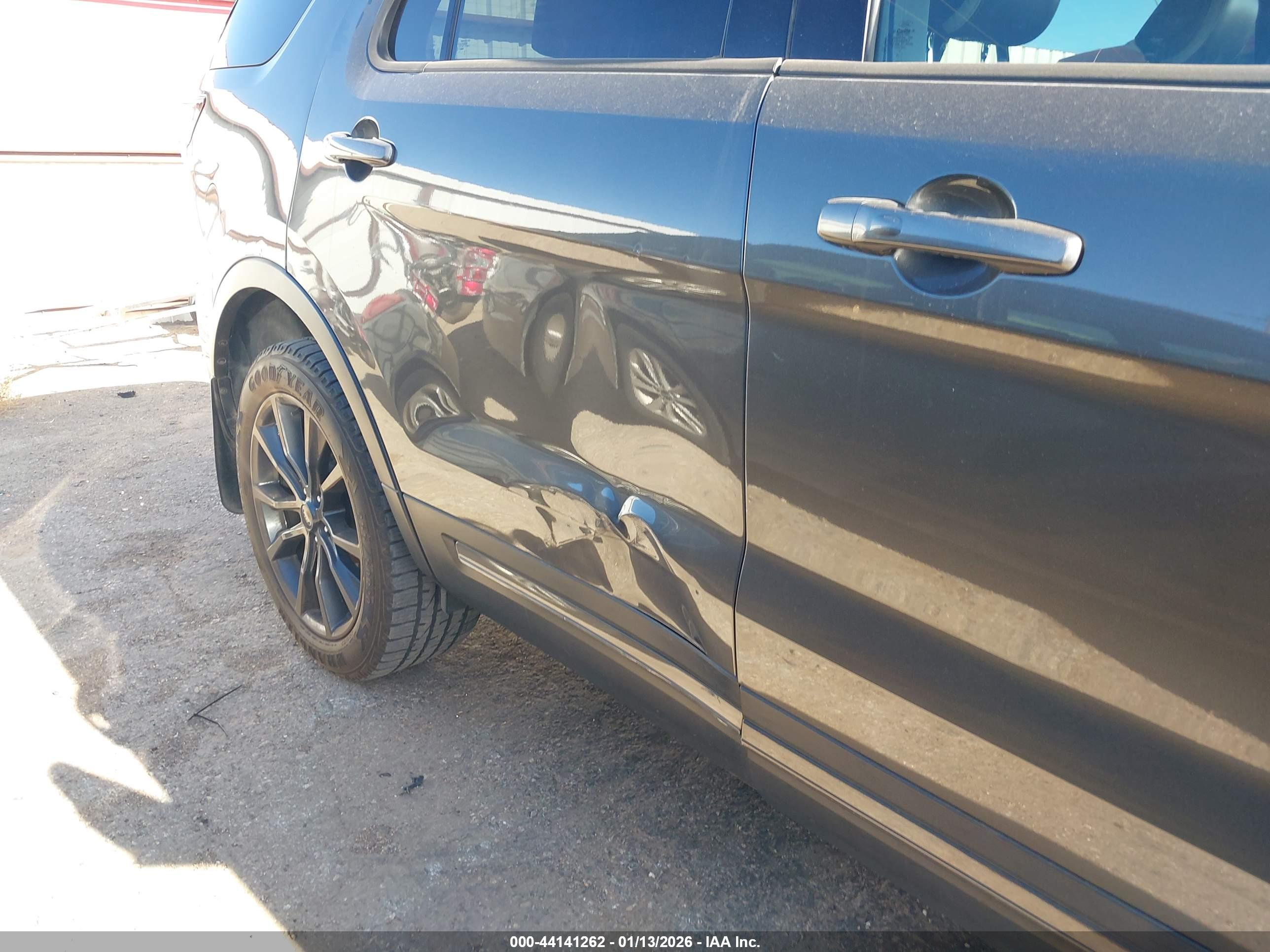 FORD EXPLORER image 6