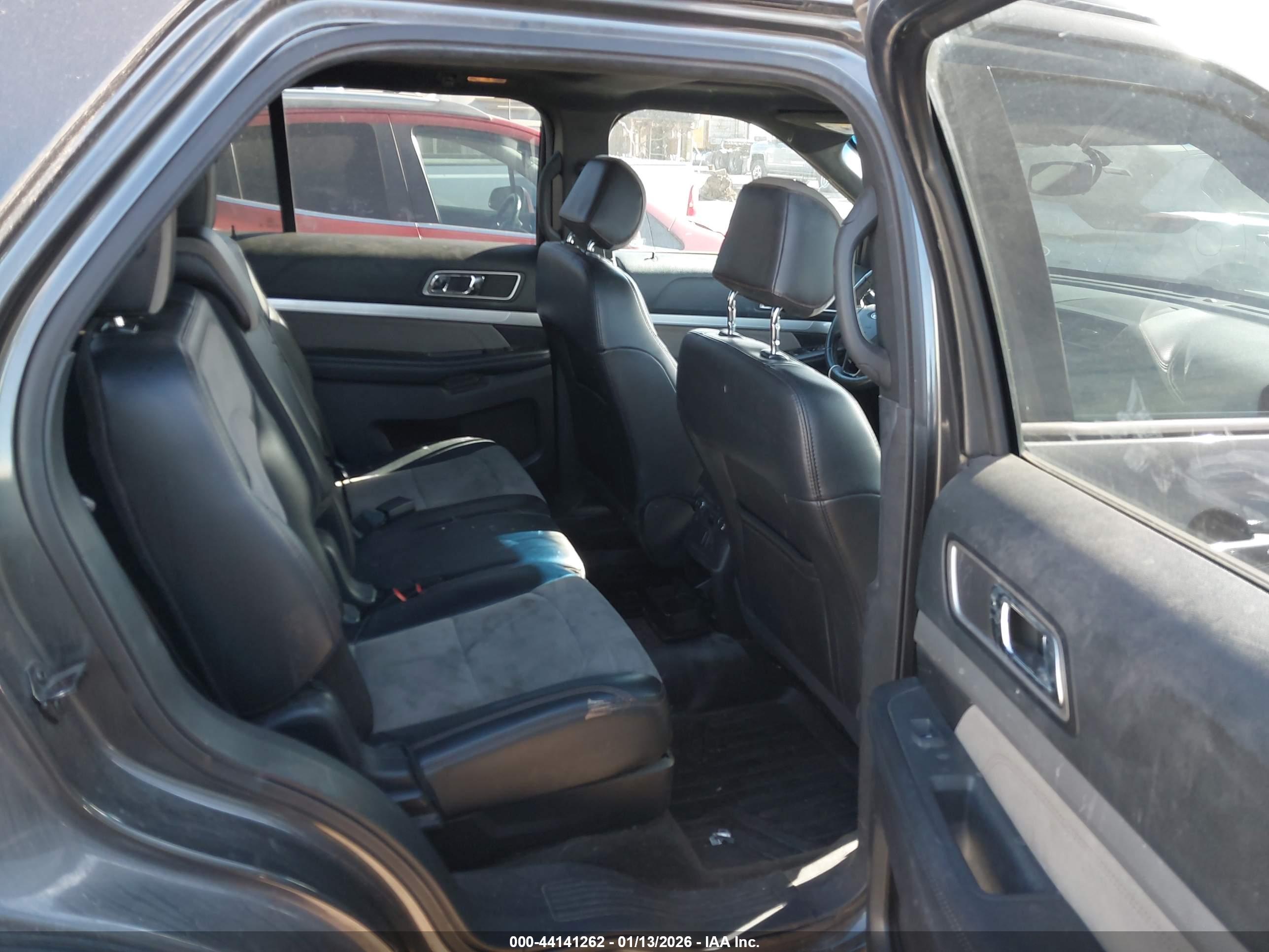 FORD EXPLORER image 8