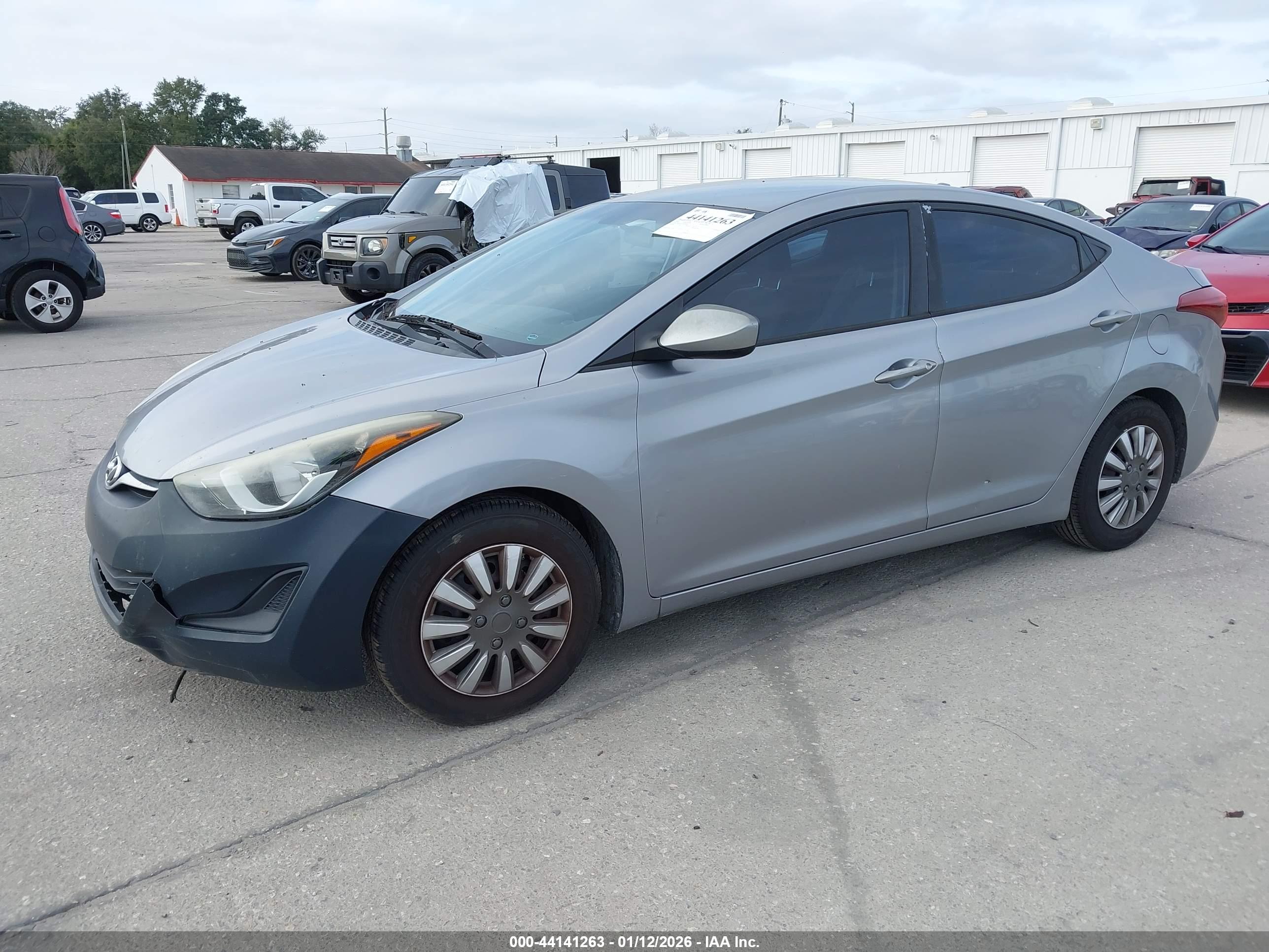 HYUNDAI ELANTRA image 2
