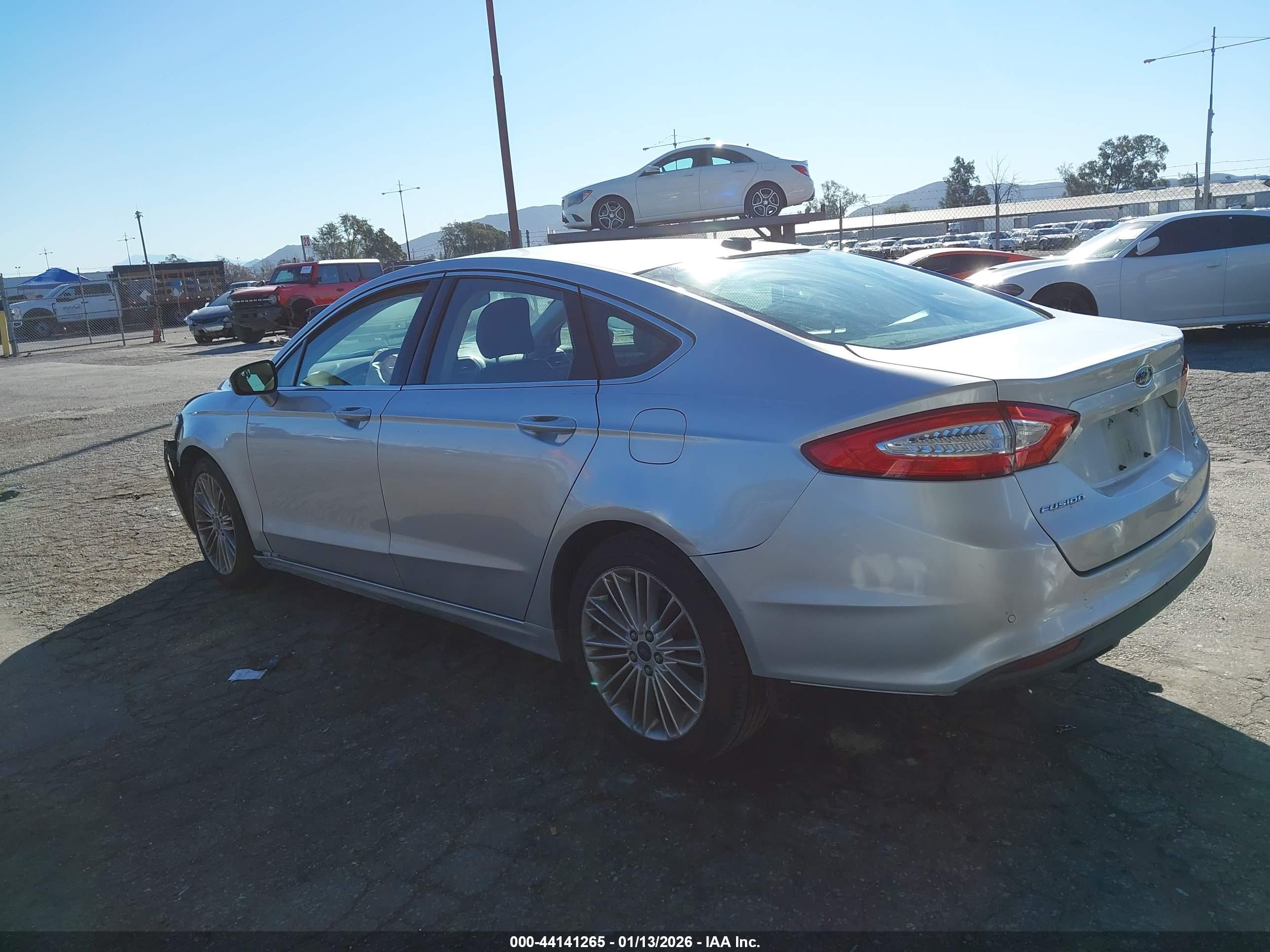 FORD FUSION image 3