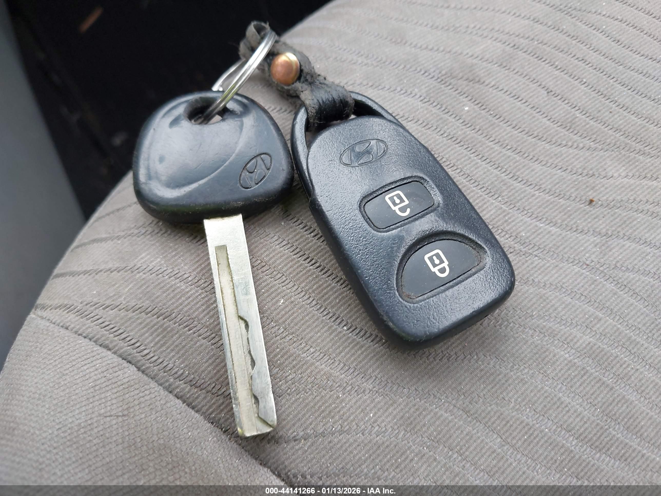 HYUNDAI ACCENT image 11