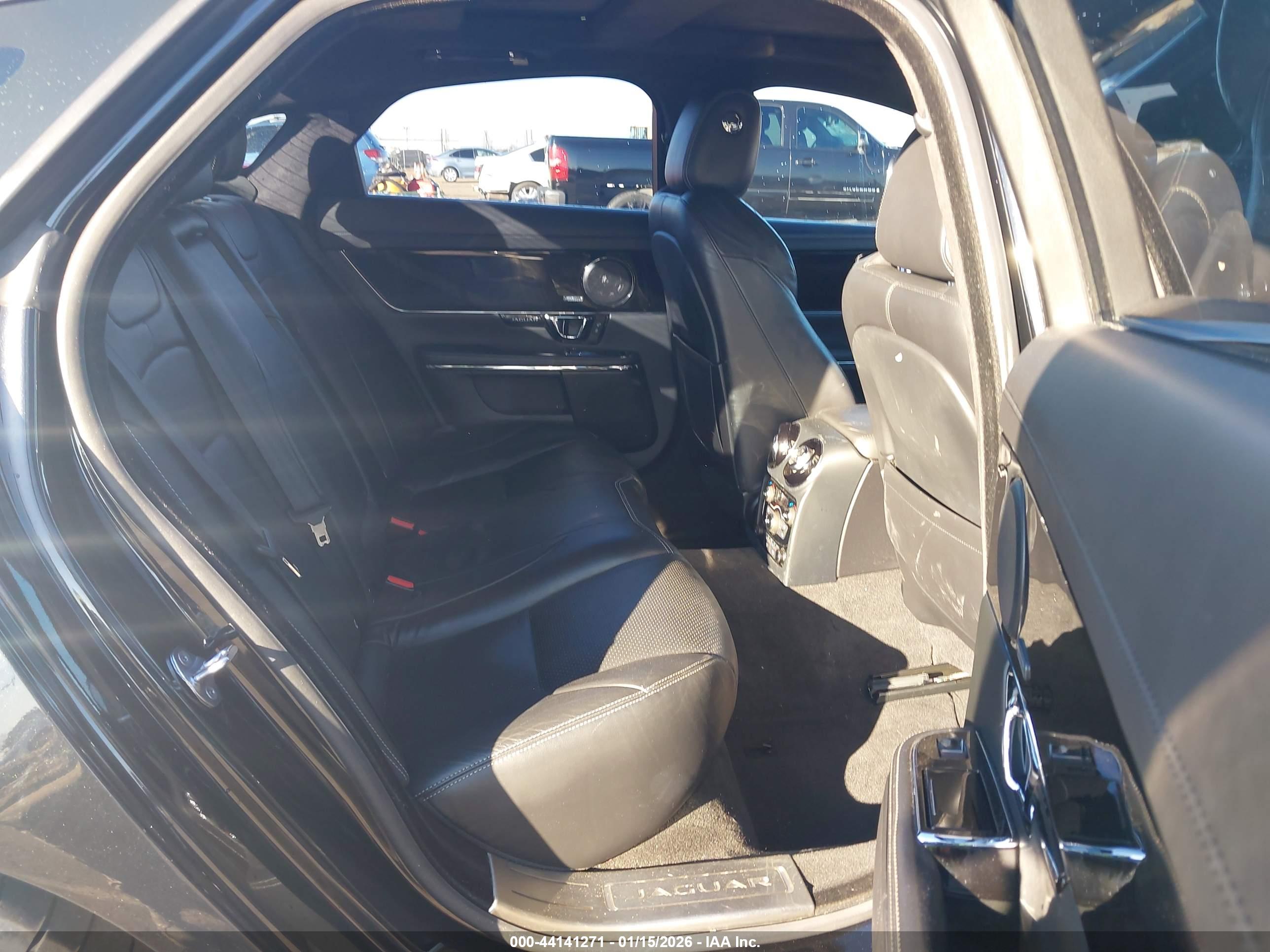 JAGUAR XJ image 8