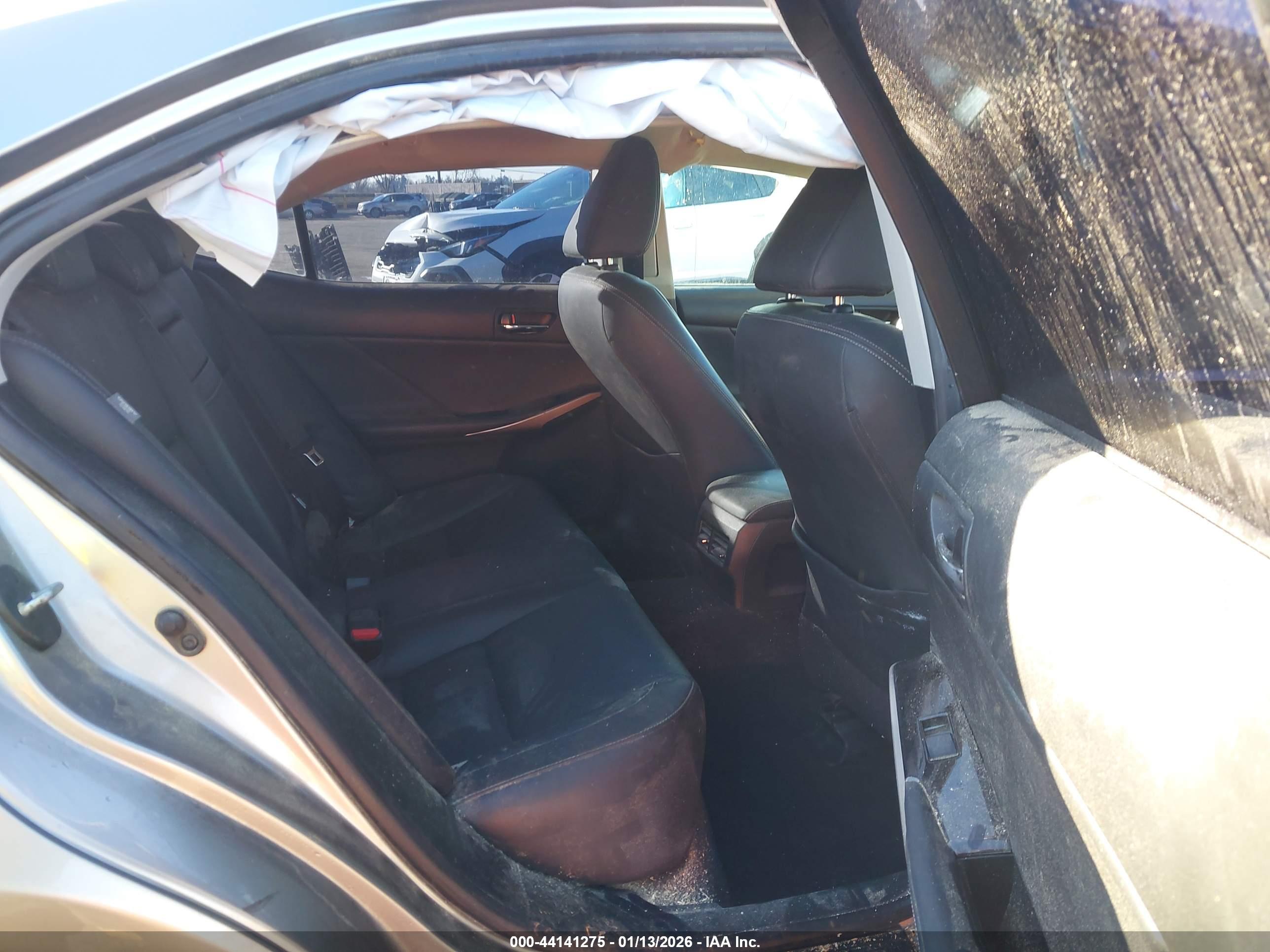 LEXUS IS image 8