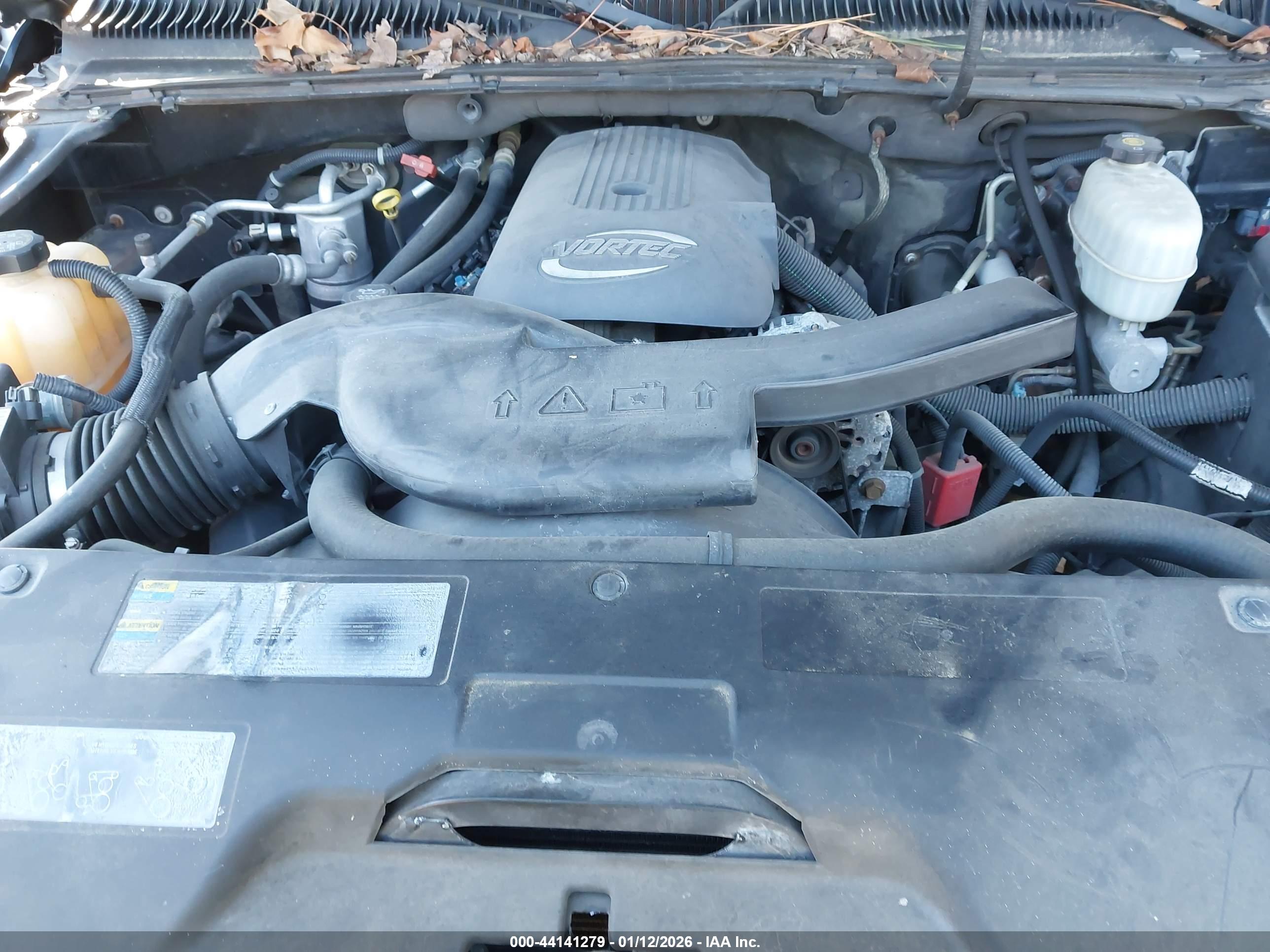 CHEVROLET SUBURBAN image 10