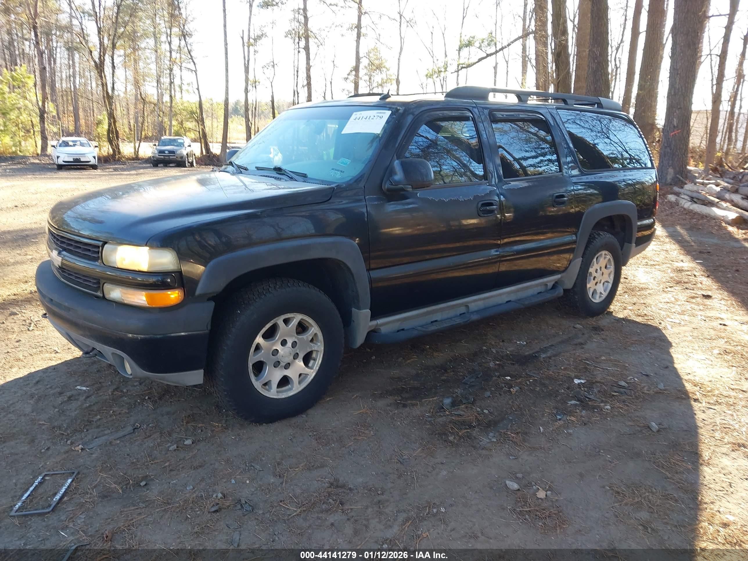 CHEVROLET SUBURBAN image 2