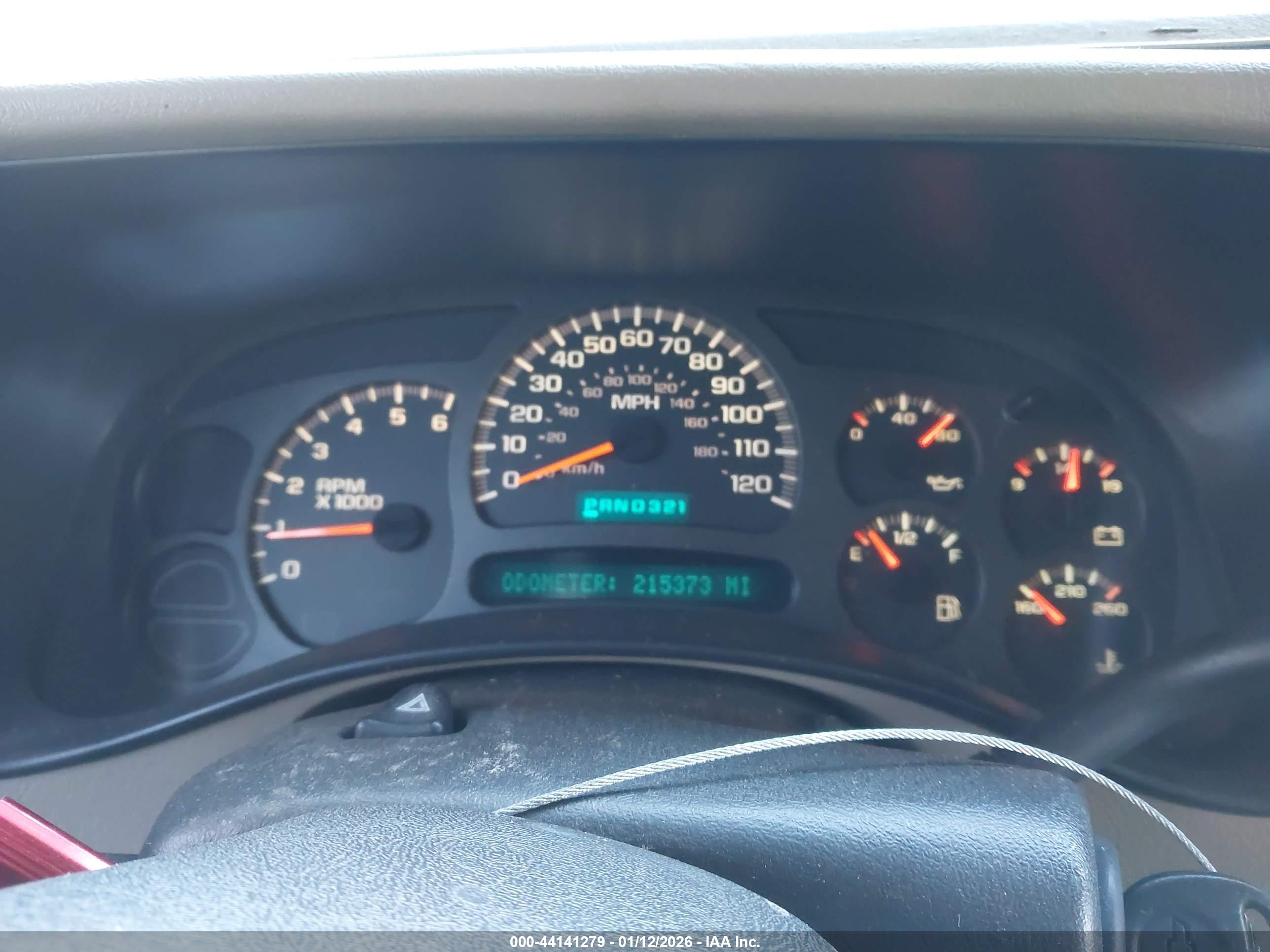 CHEVROLET SUBURBAN image 7