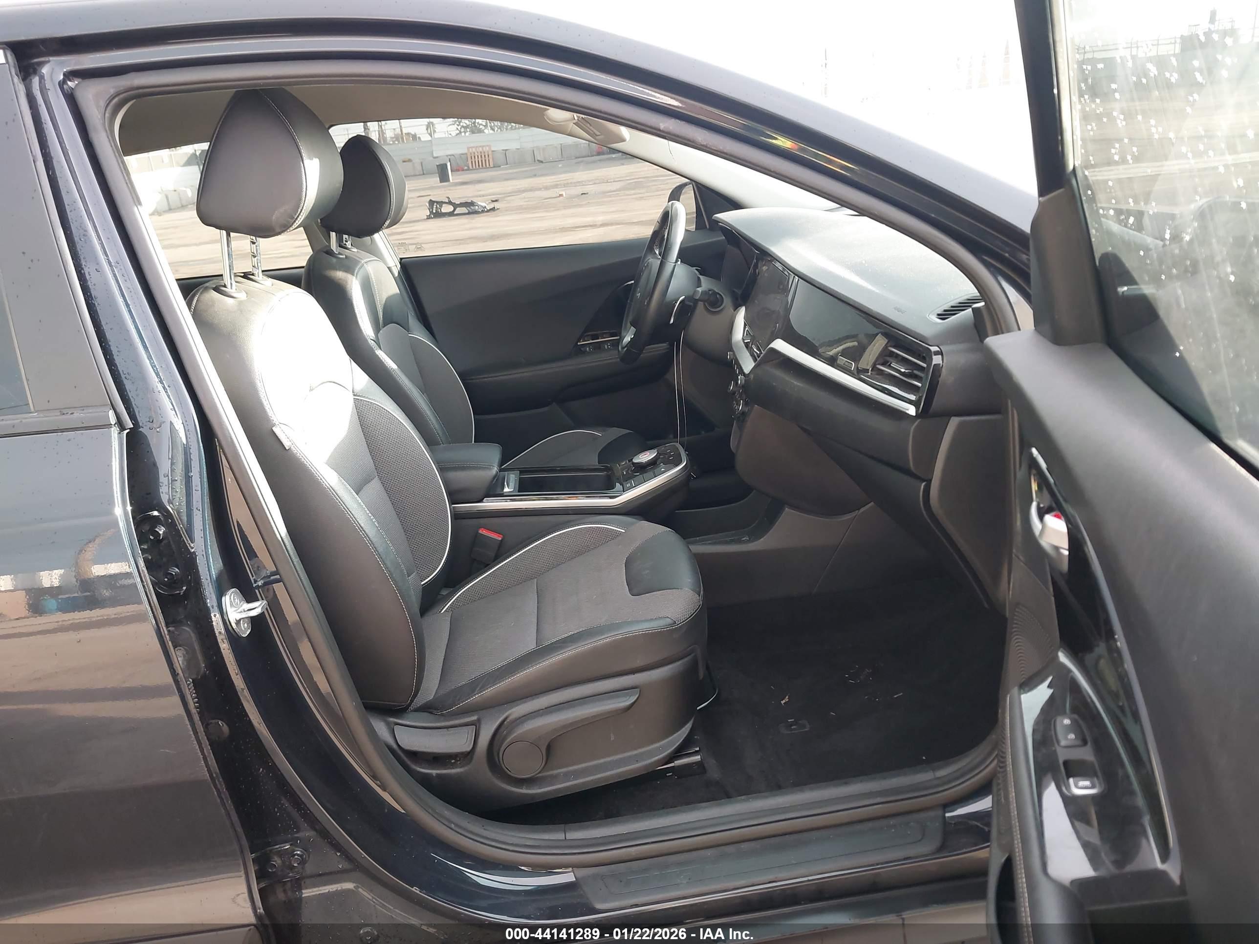 KIA NIRO image 5