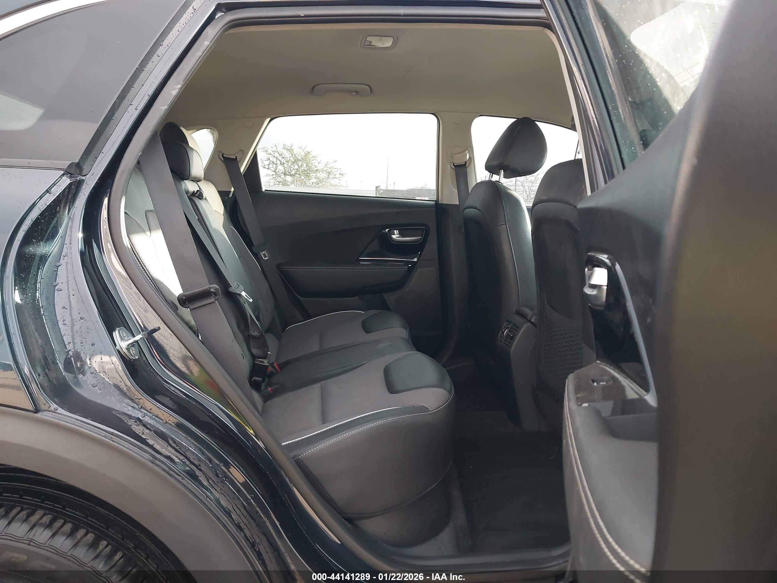 KIA NIRO image 8
