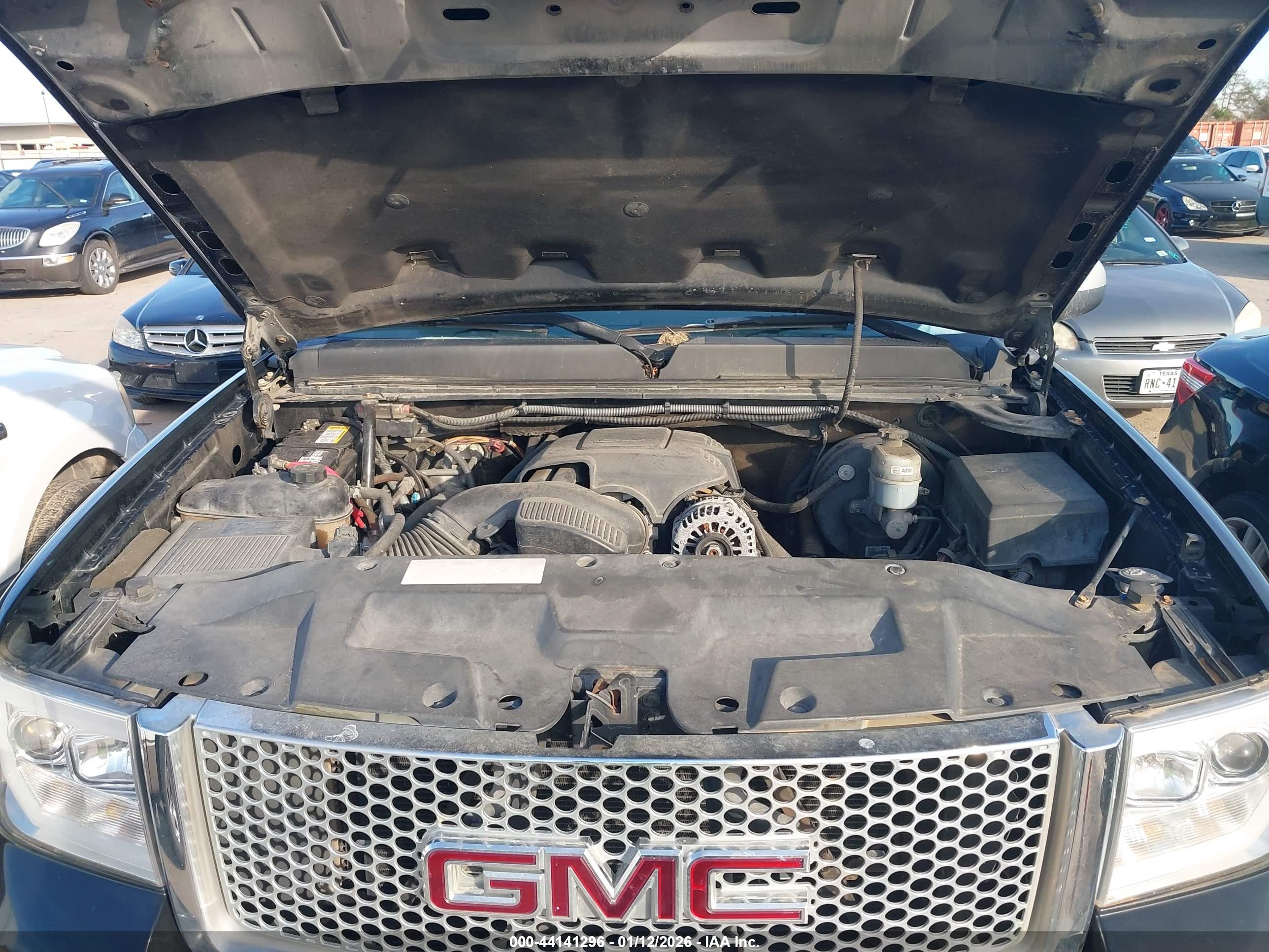 GMC SIERRA image 10