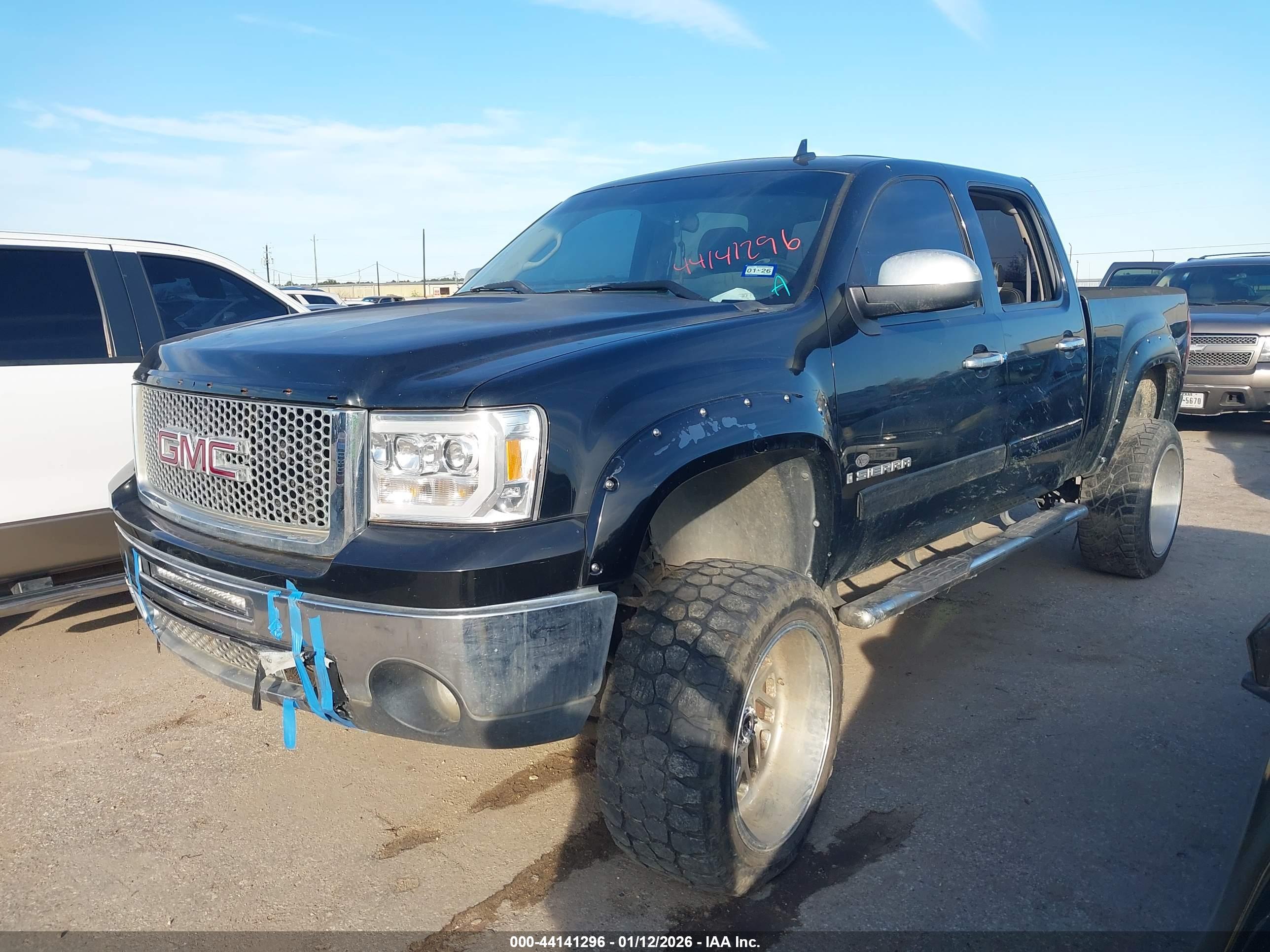 GMC SIERRA image 2