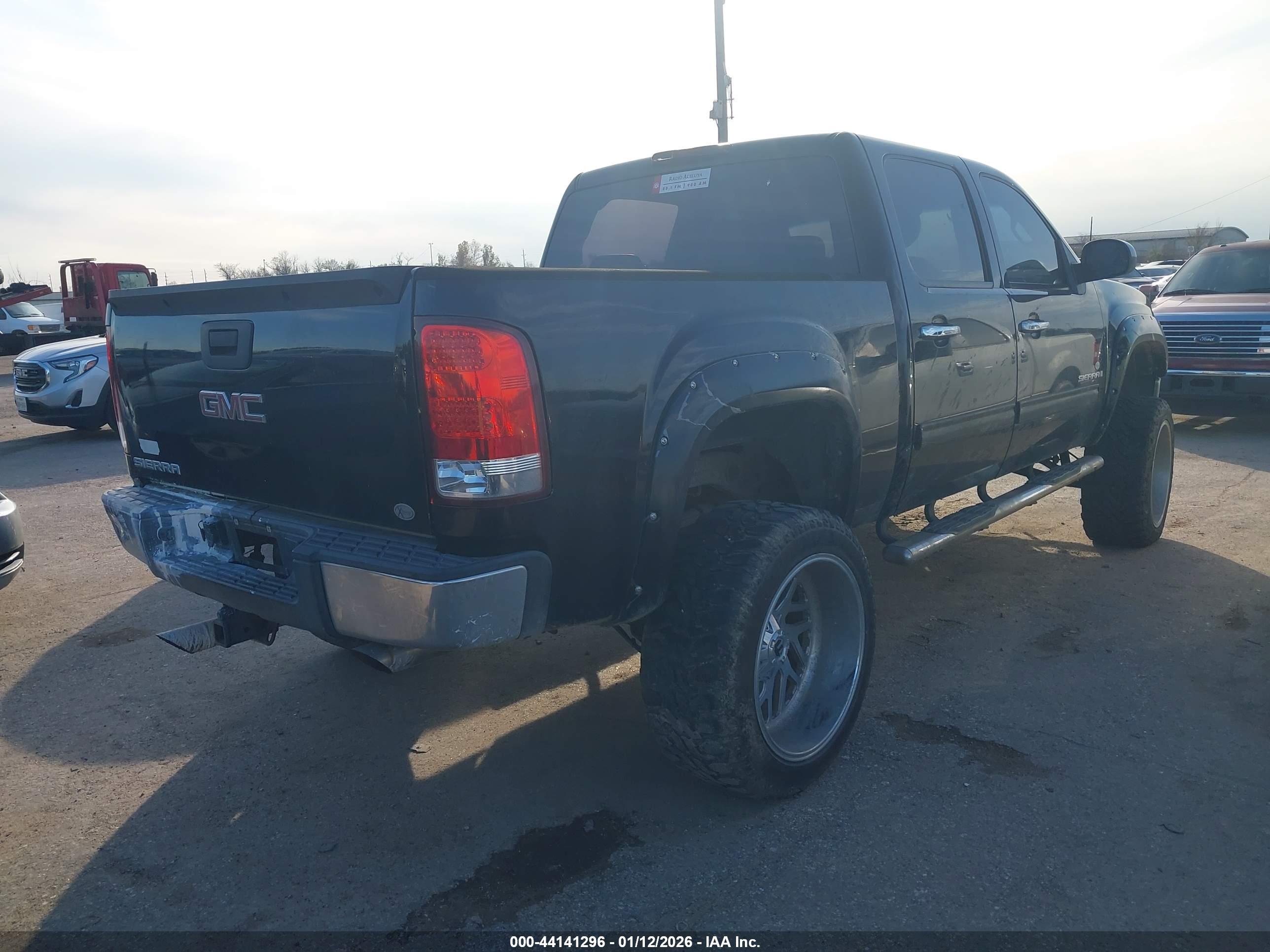 GMC SIERRA image 4