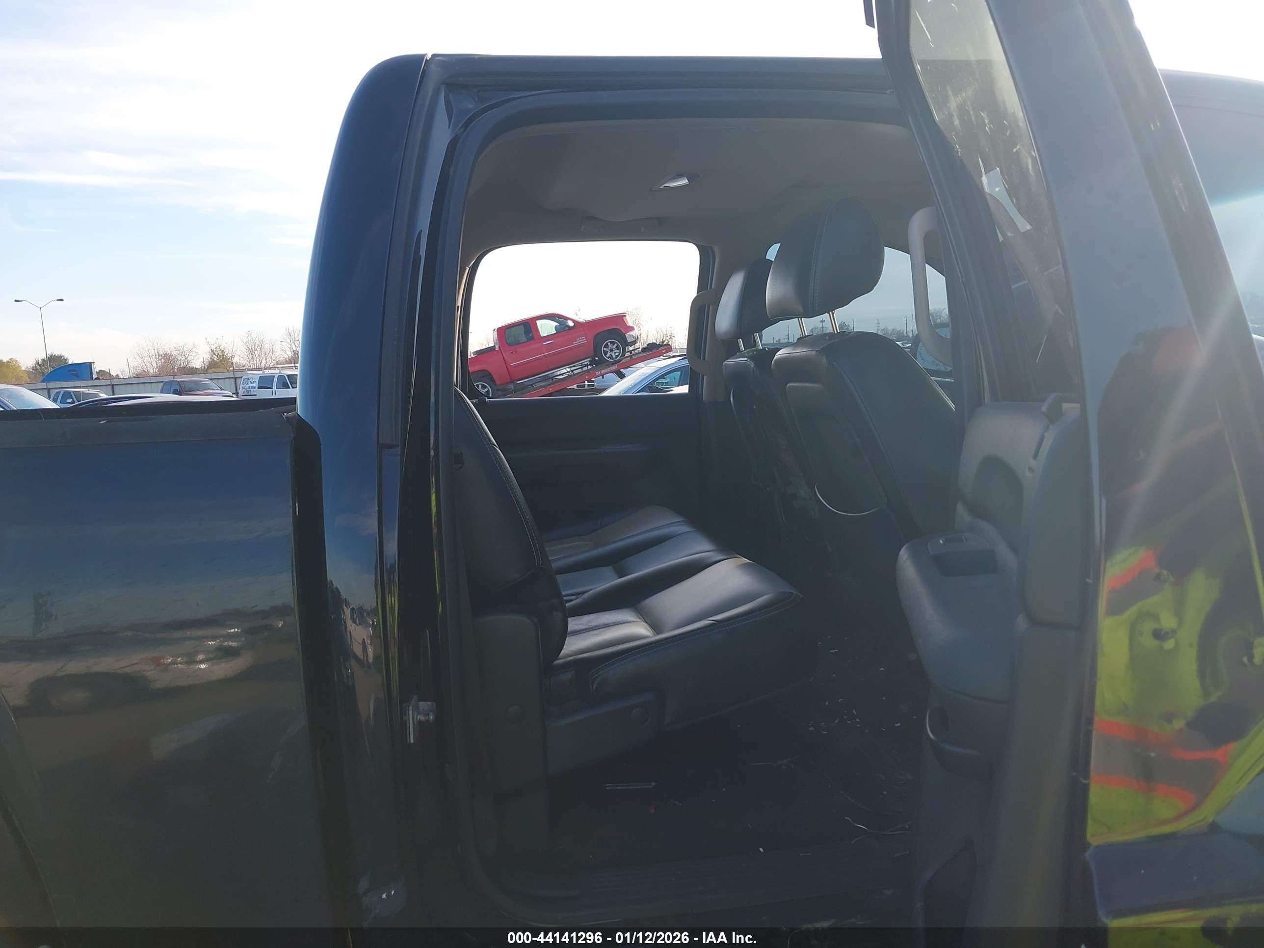 GMC SIERRA image 8
