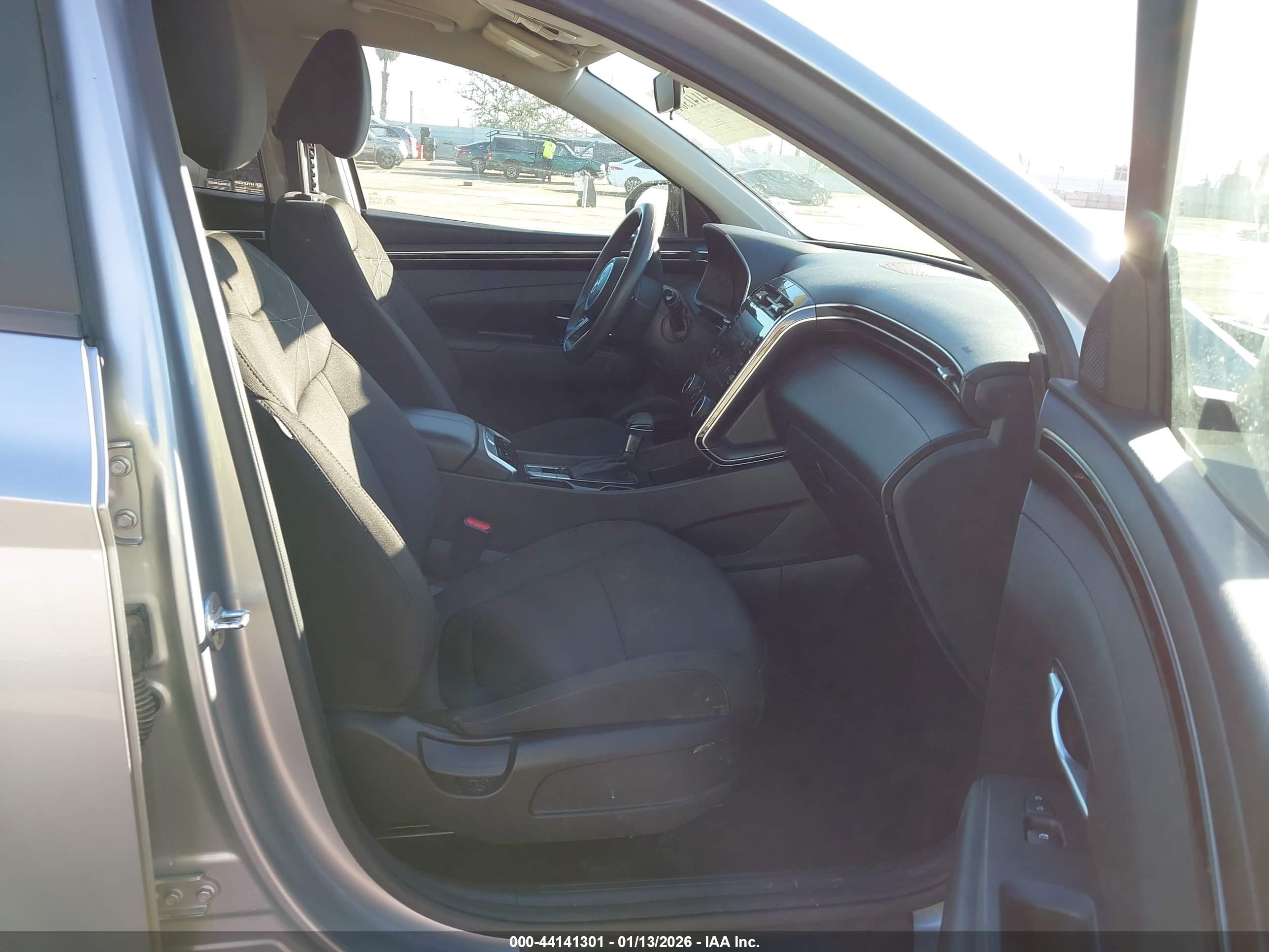 HYUNDAI TUCSON image 5