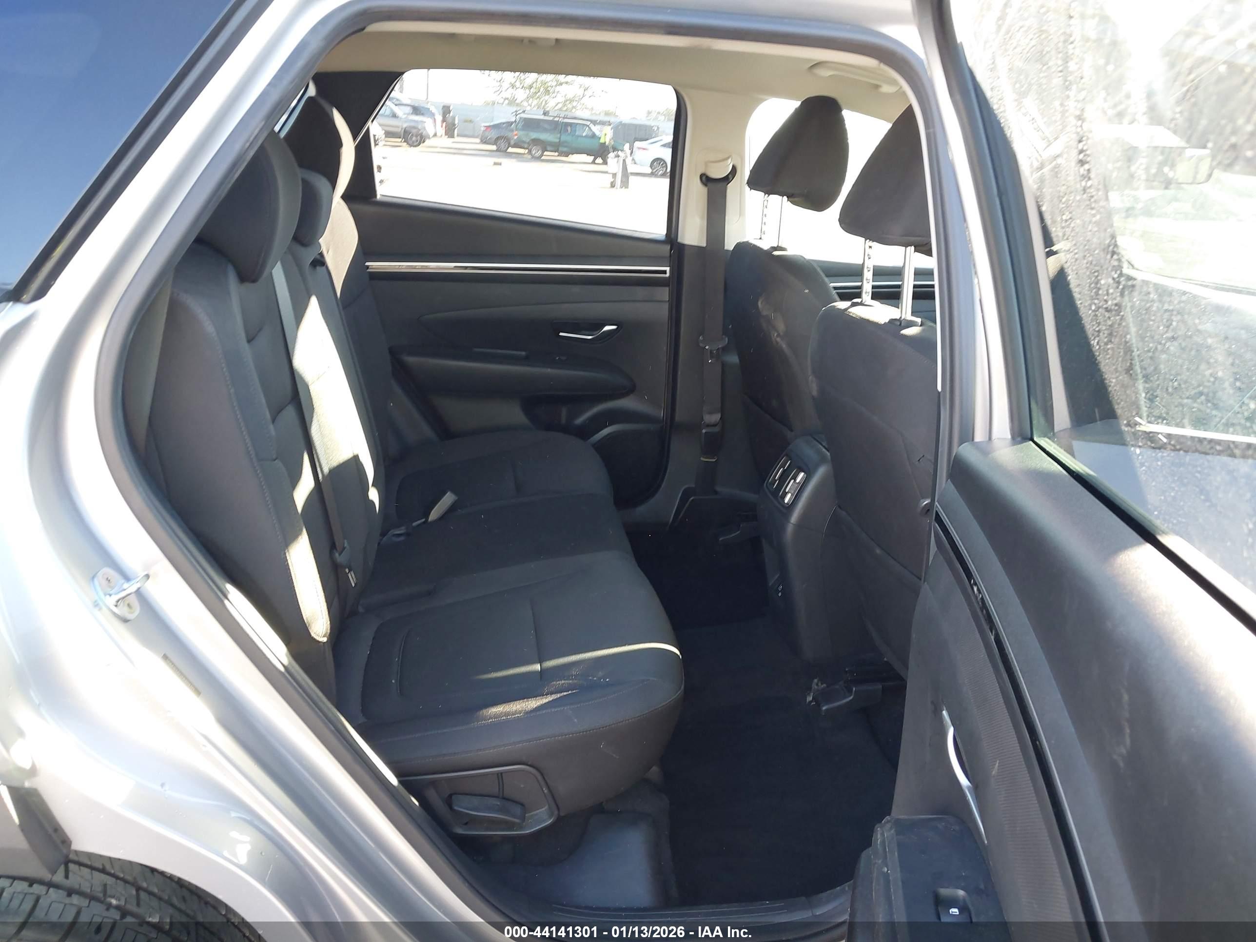 HYUNDAI TUCSON image 8
