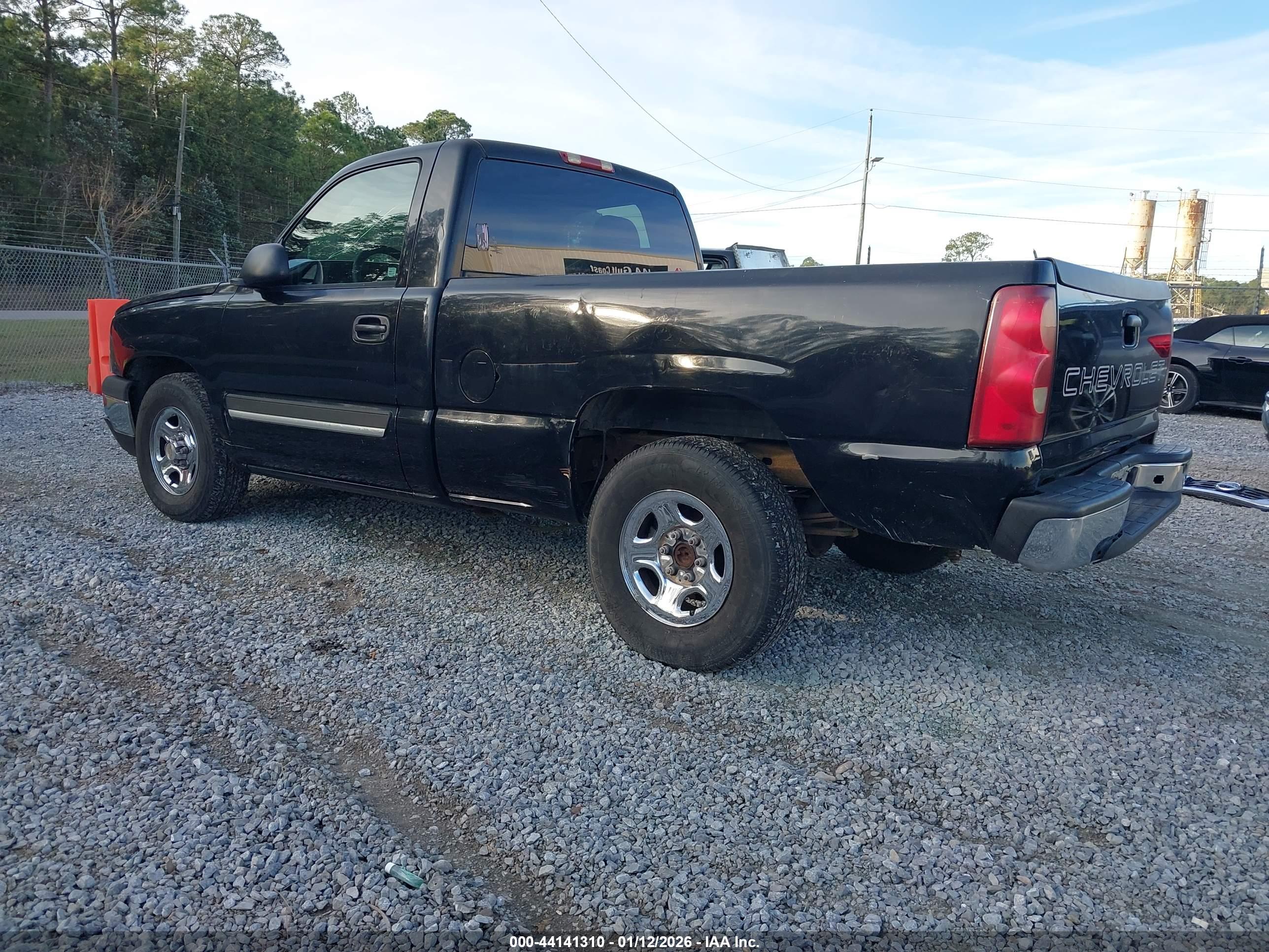 CHEVROLET SILVERADO image 3