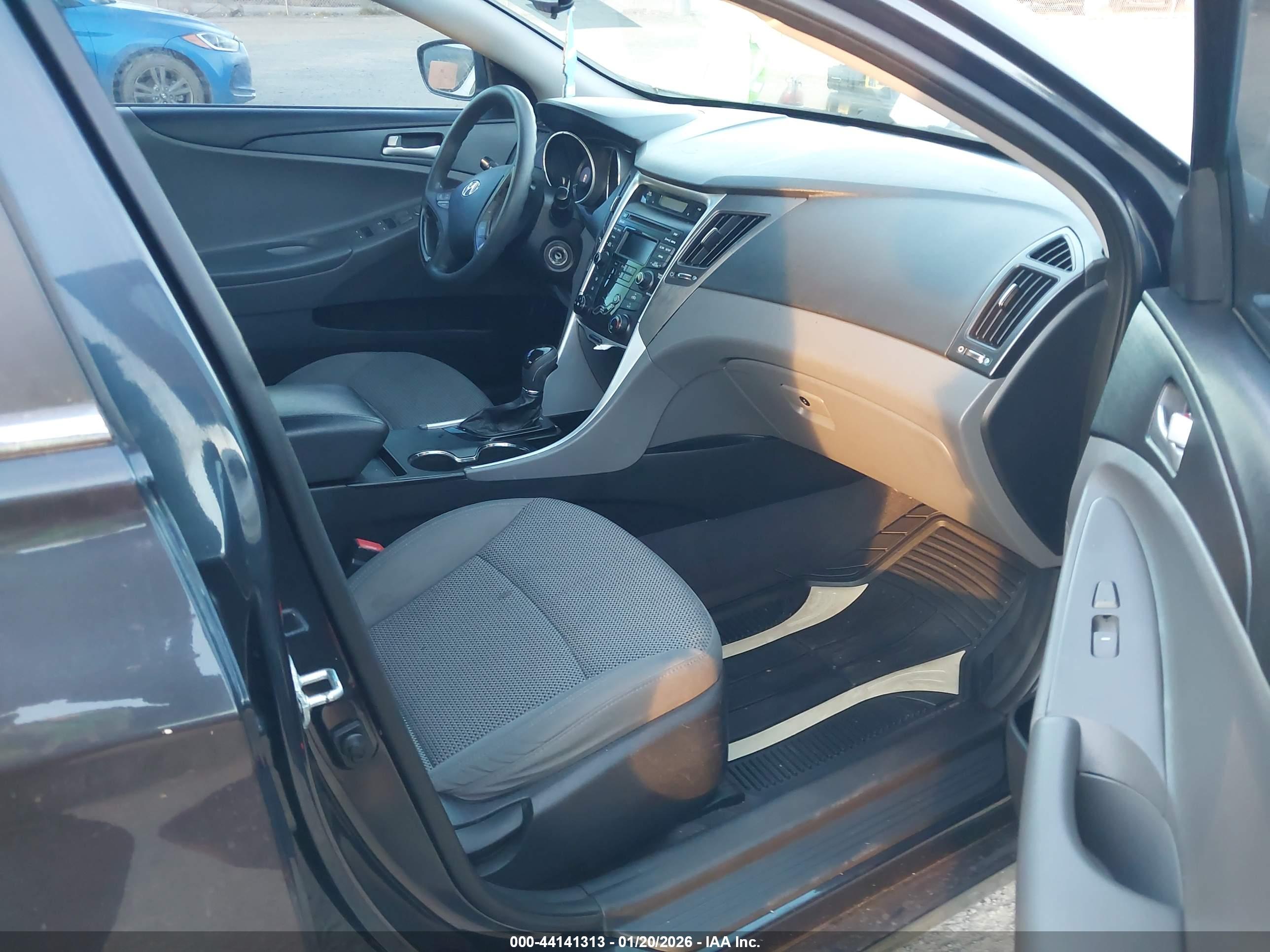 HYUNDAI SONATA image 5