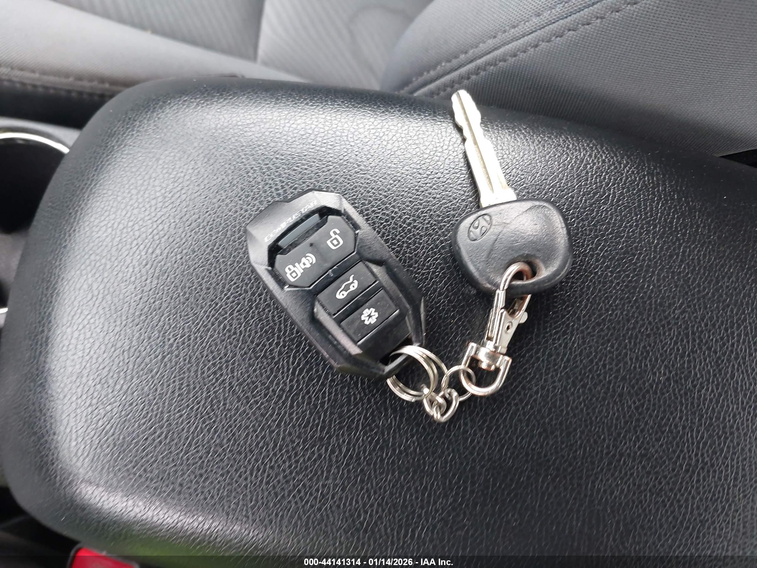 HYUNDAI ELANTRA image 11