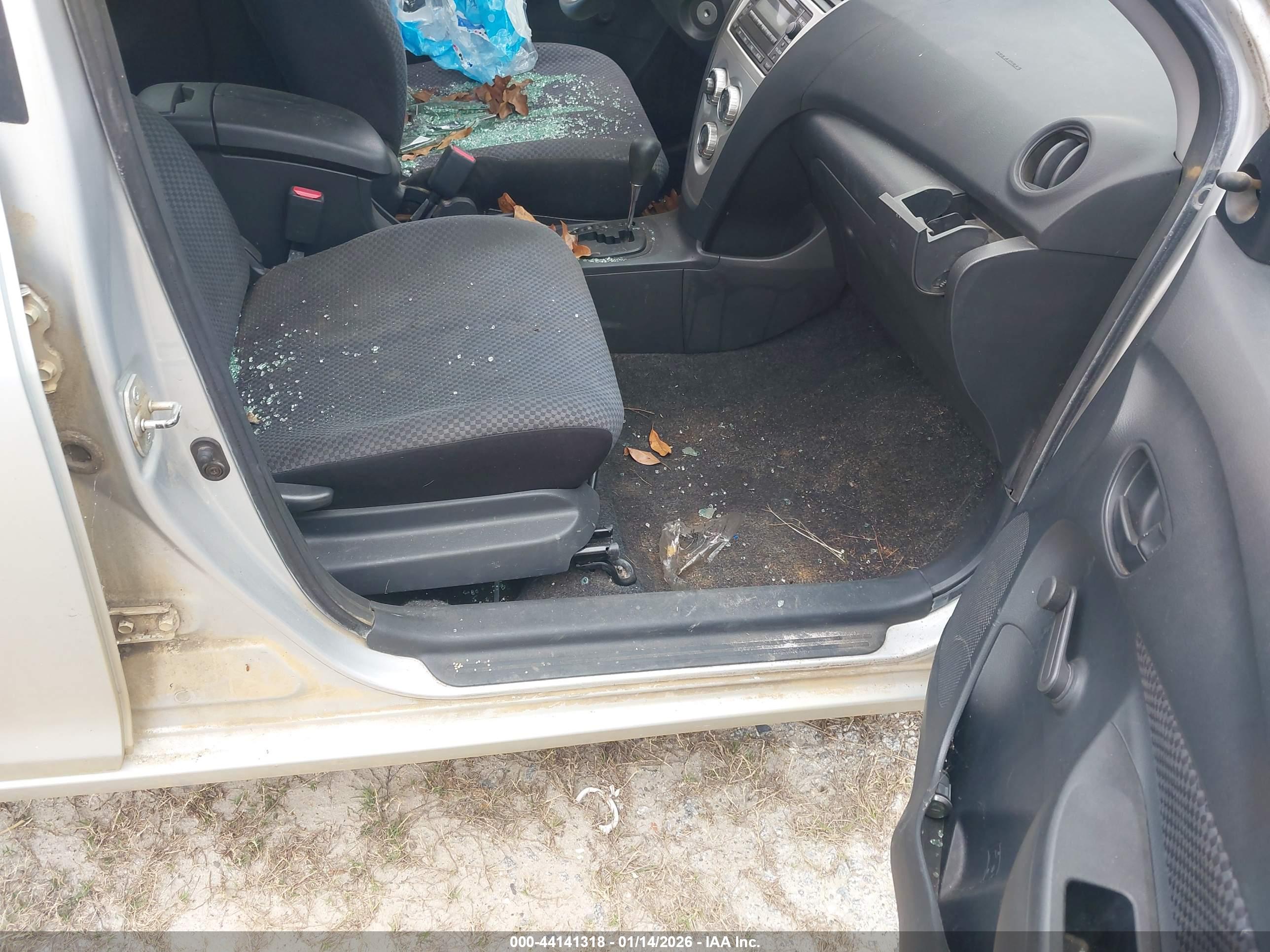 TOYOTA YARIS image 5
