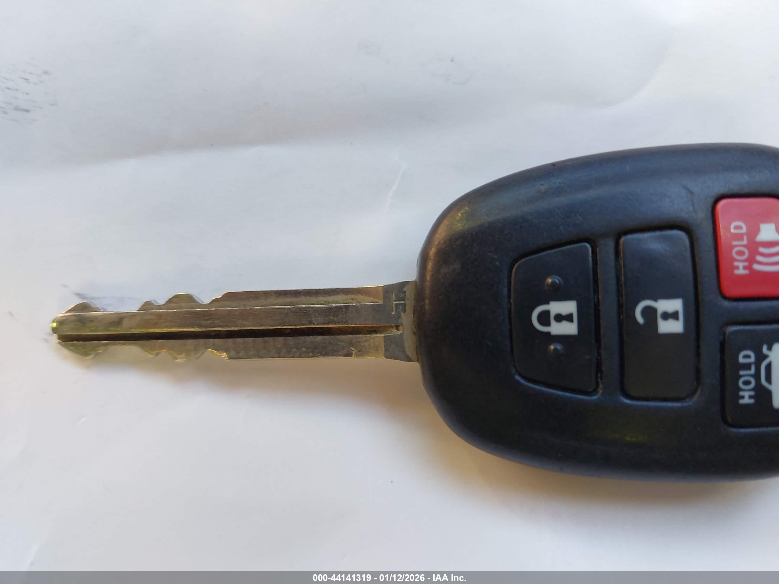 TOYOTA COROLLA image 11
