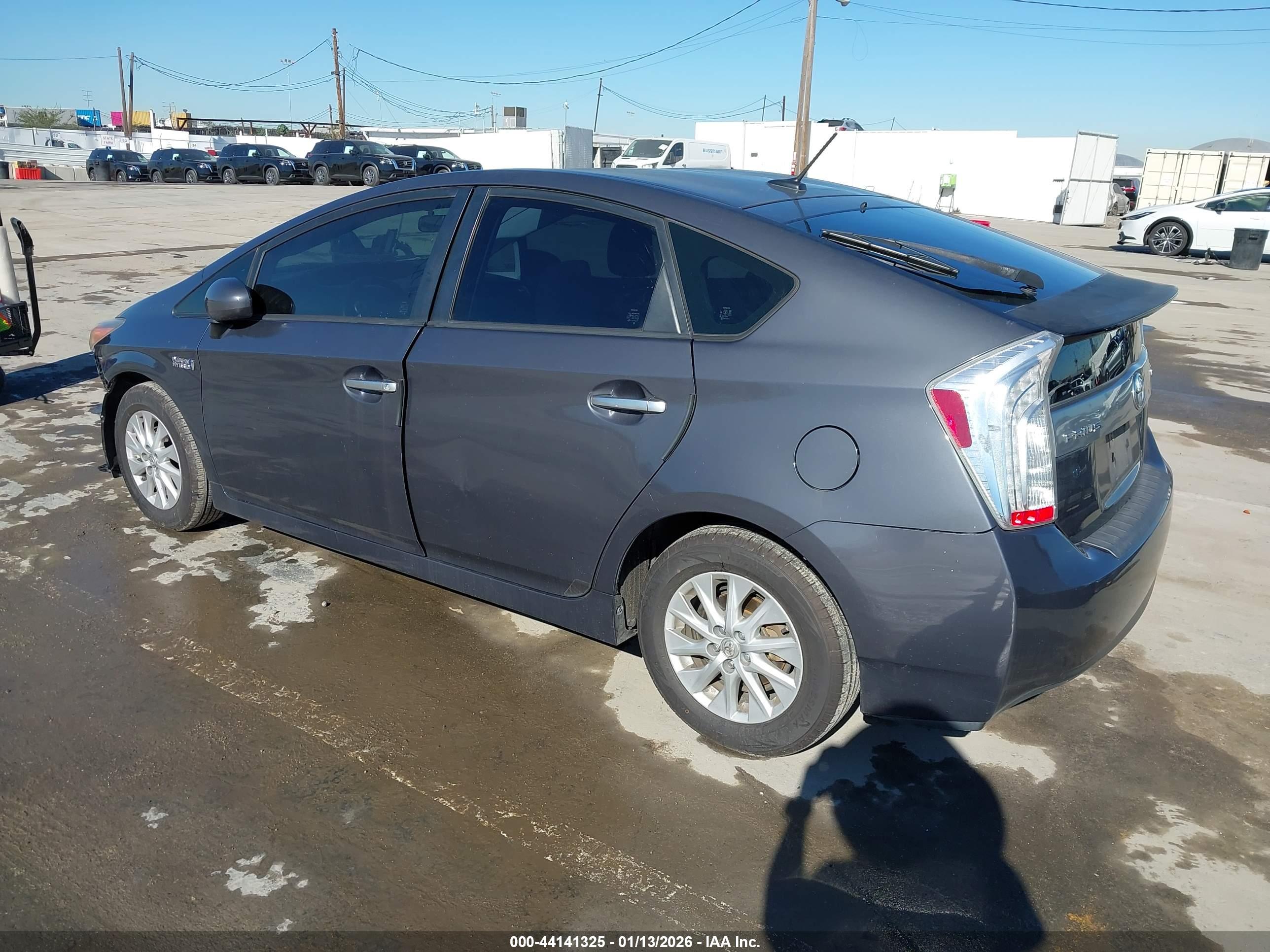 TOYOTA PRIUS image 3