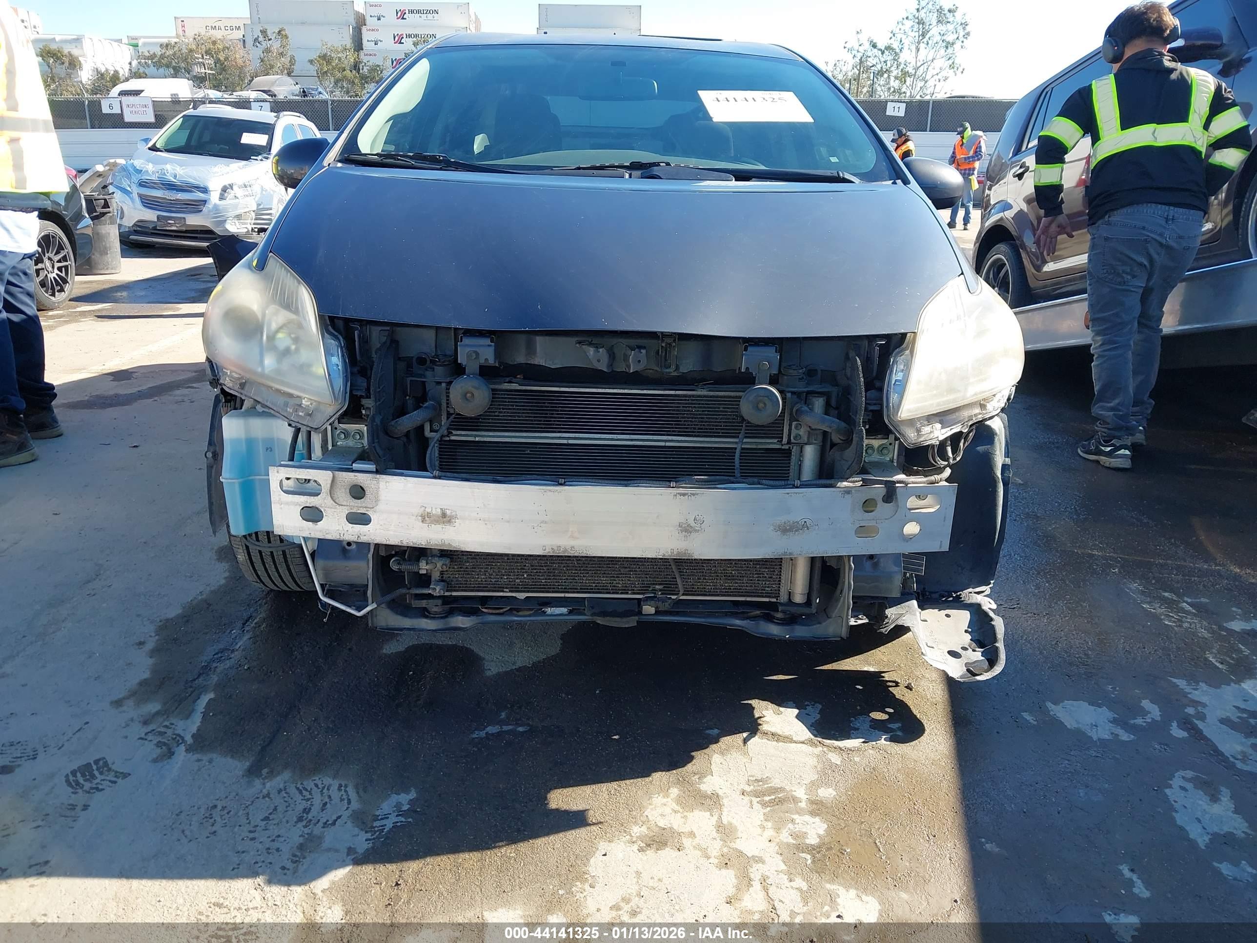TOYOTA PRIUS image 6
