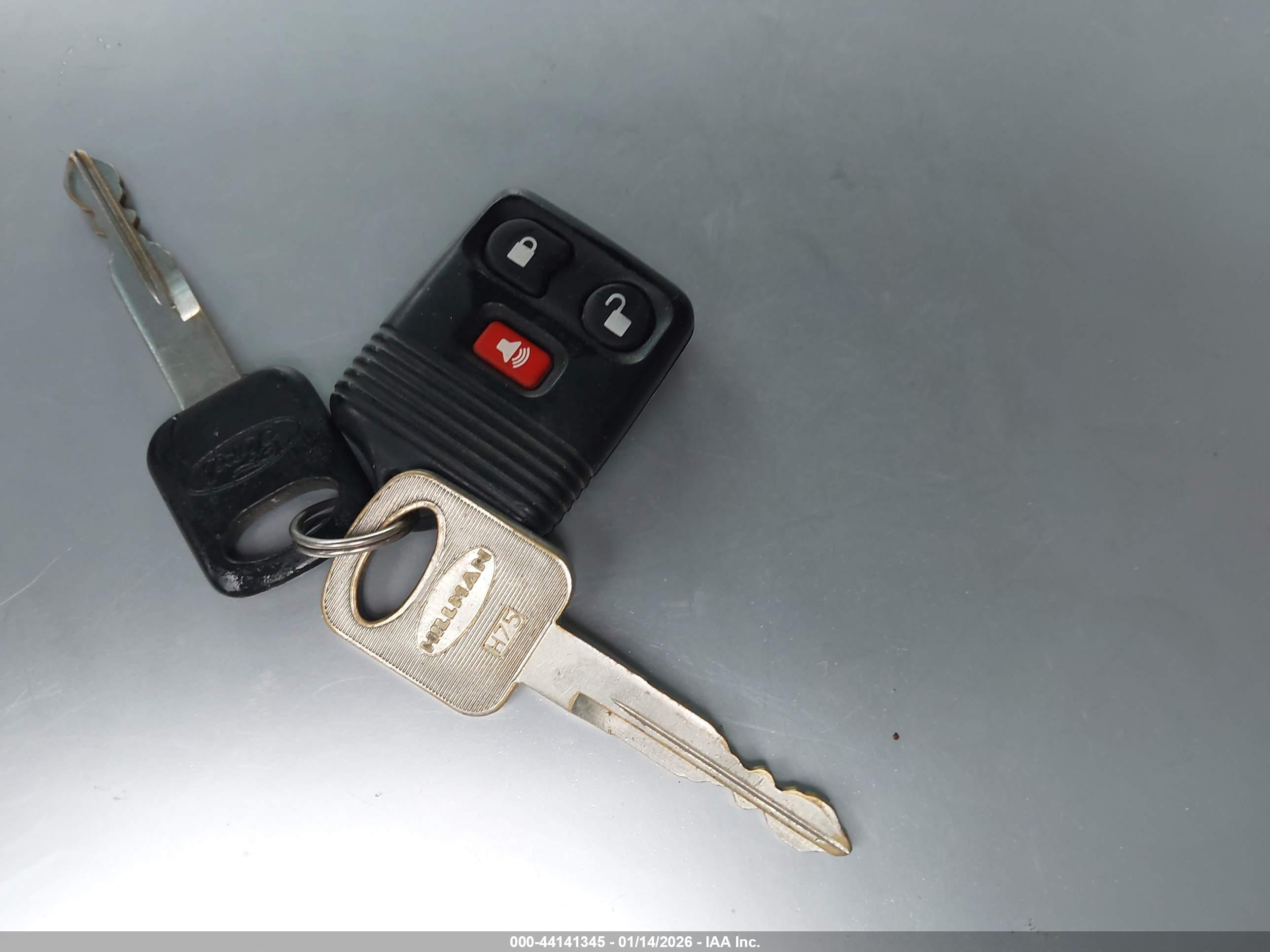 FORD E-250 image 11