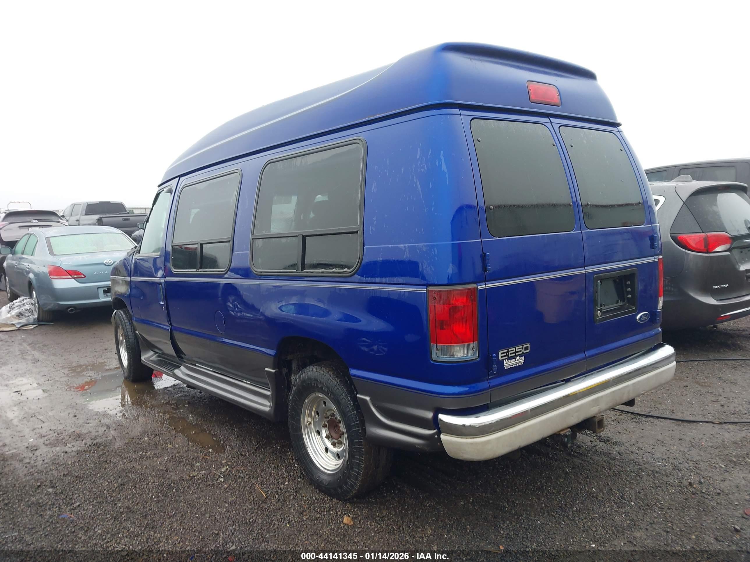 FORD E-250 image 3