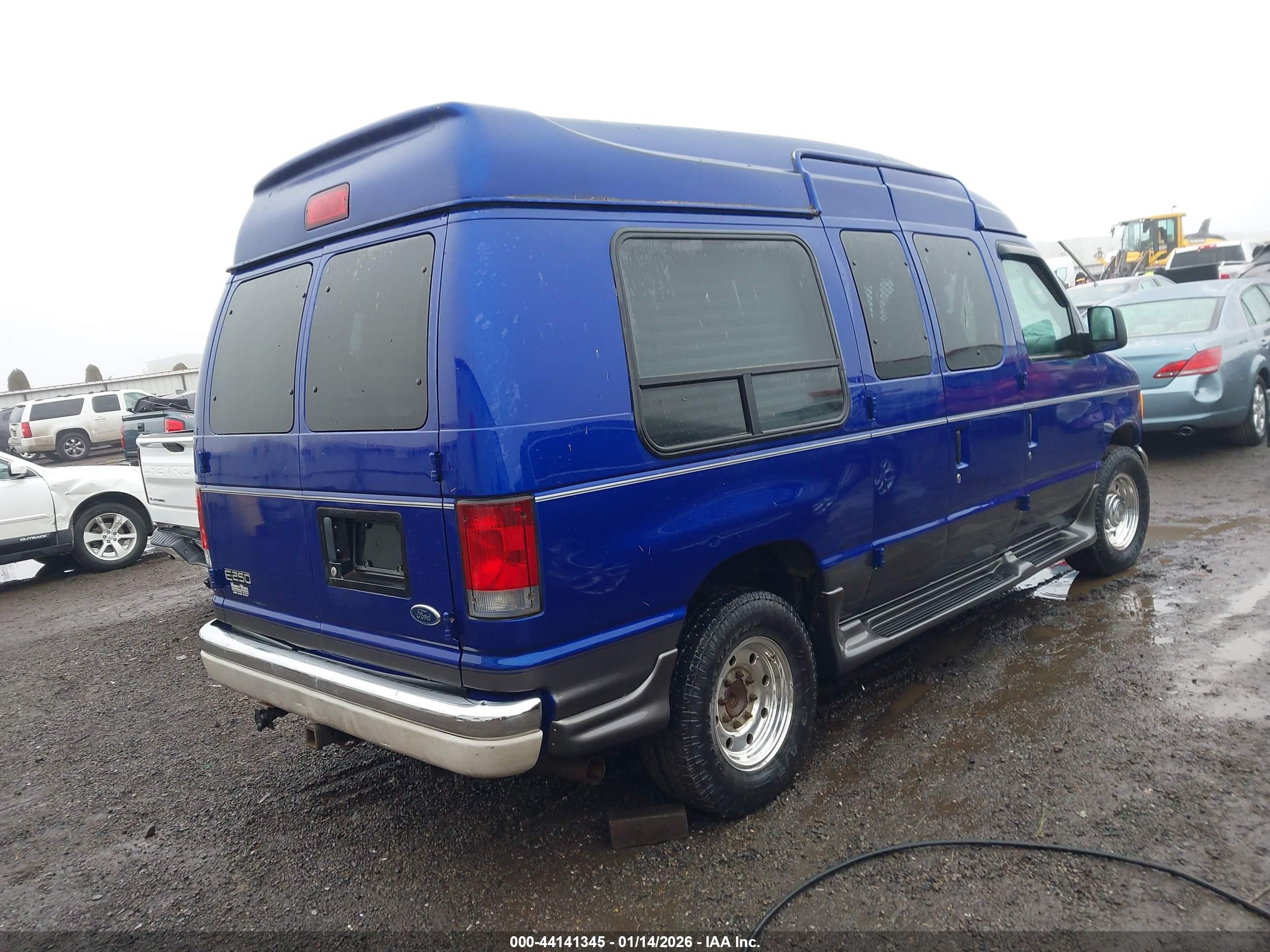 FORD E-250 image 4