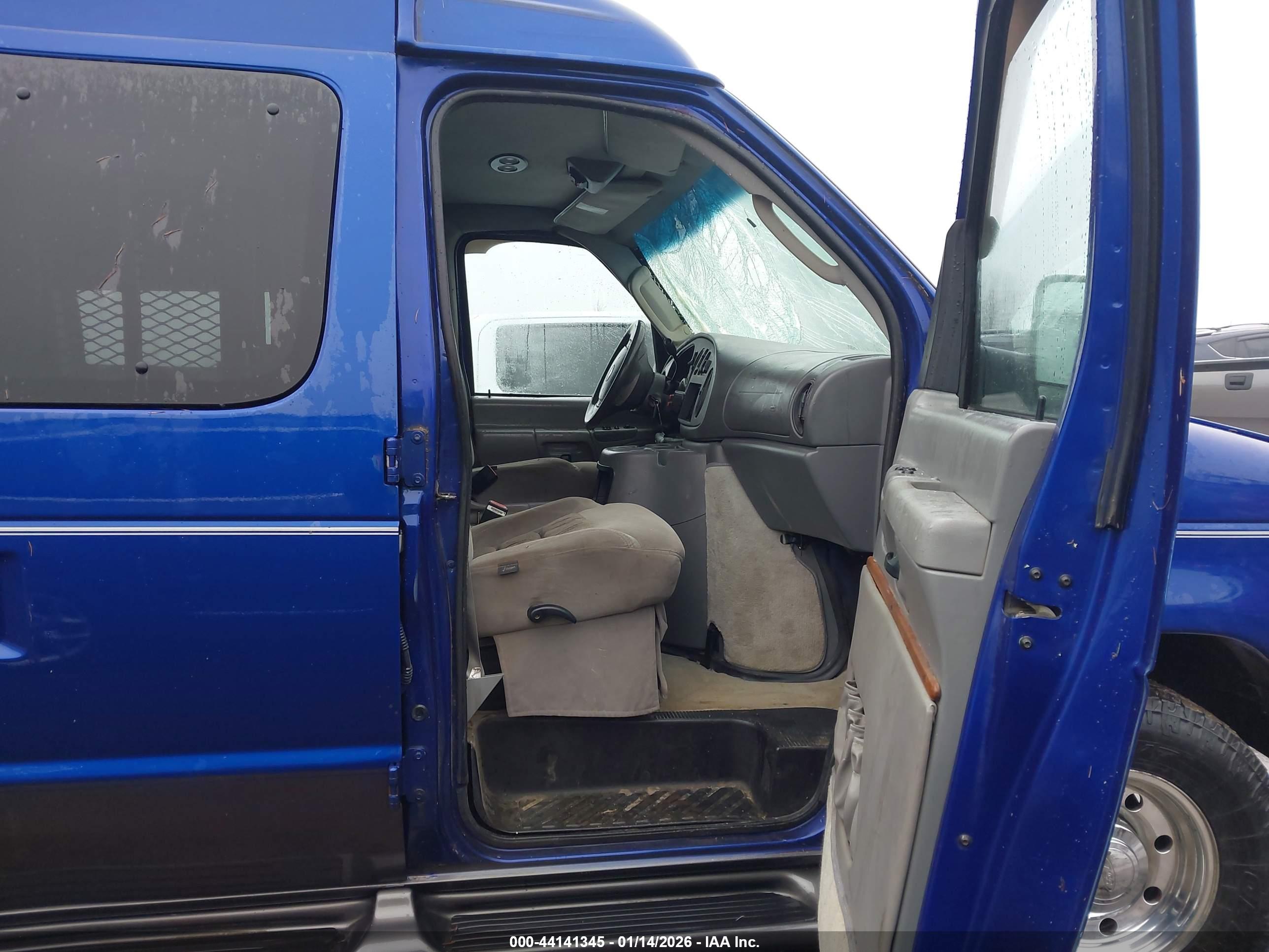 FORD E-250 image 5