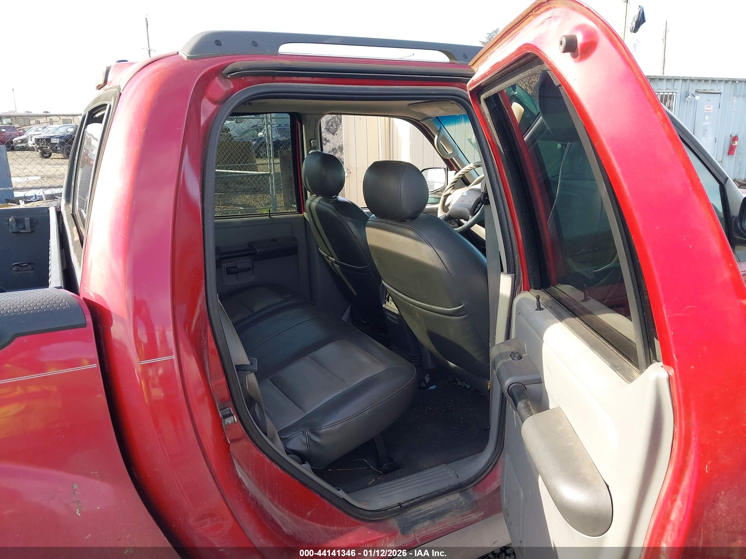 FORD EXPLORER image 8