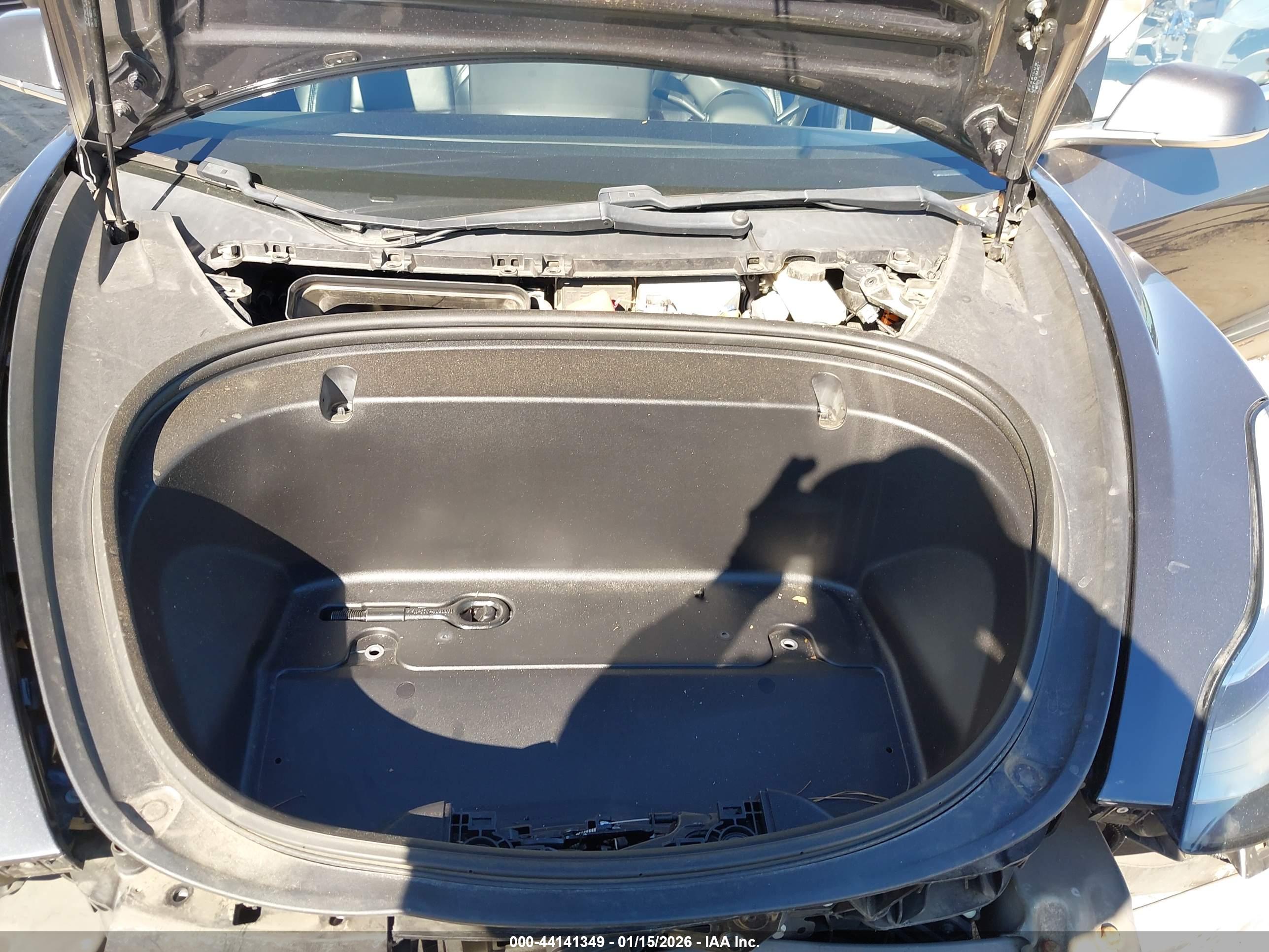 TESLA MODEL image 10