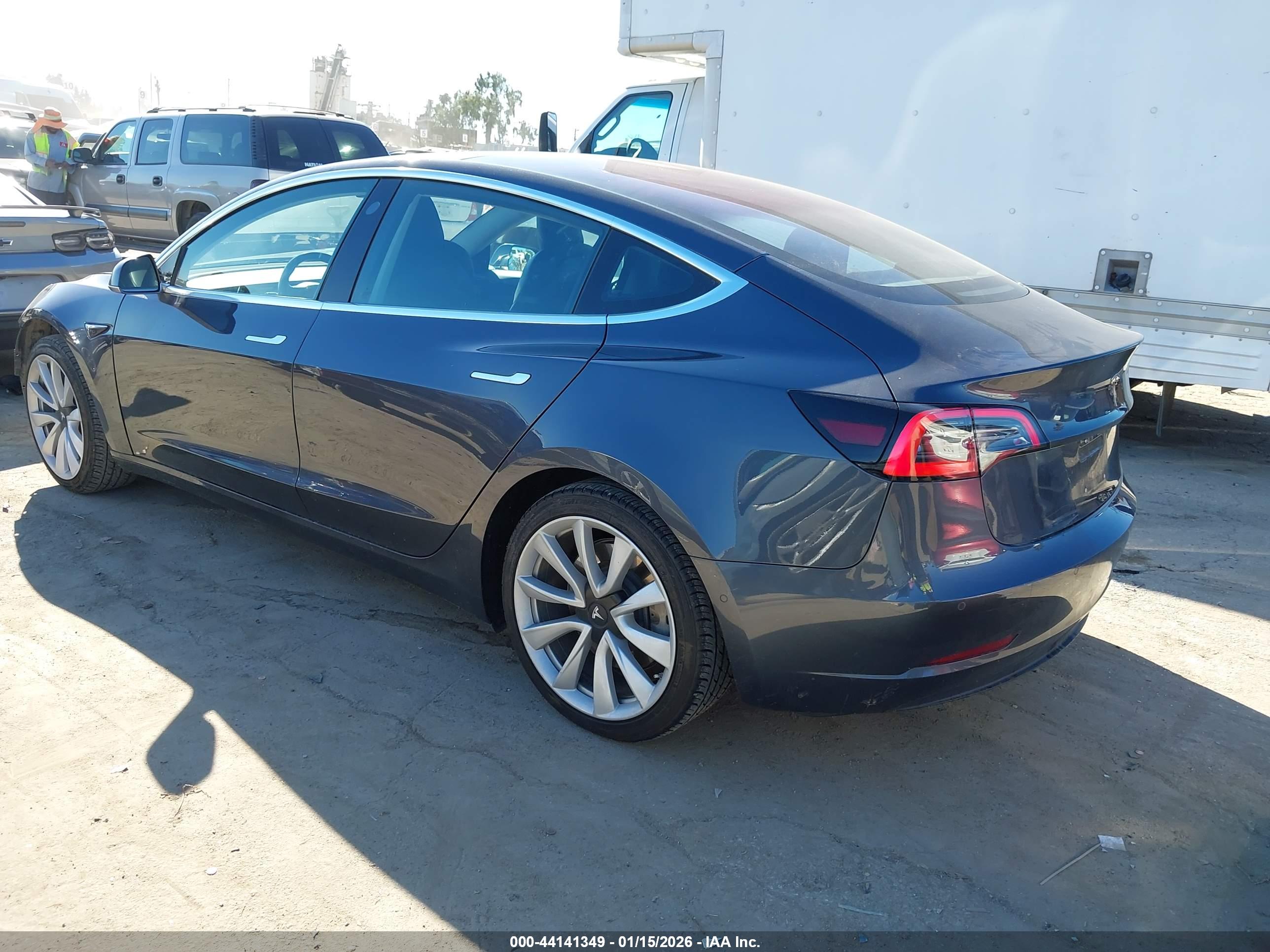 TESLA MODEL image 3