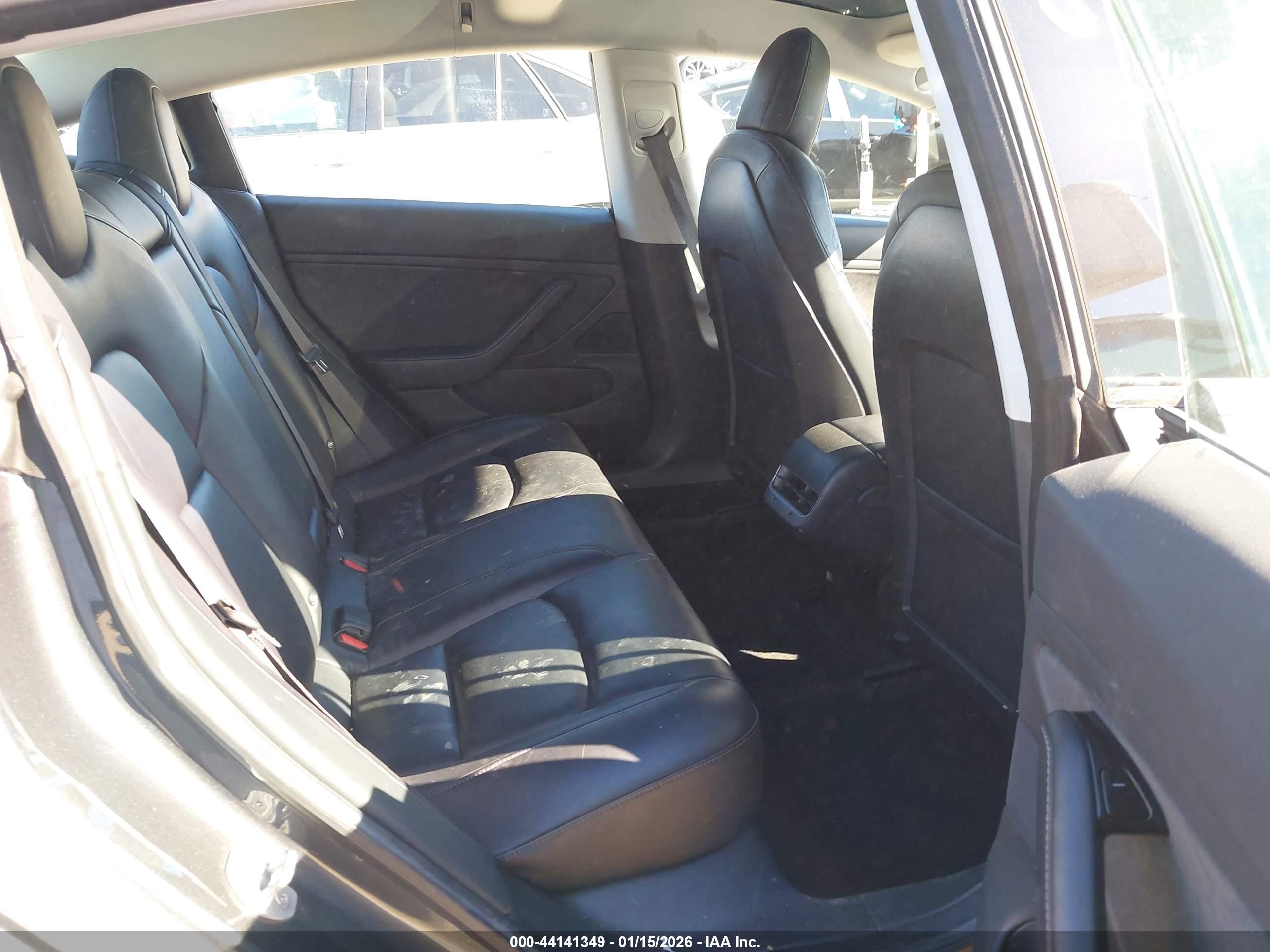 TESLA MODEL image 8