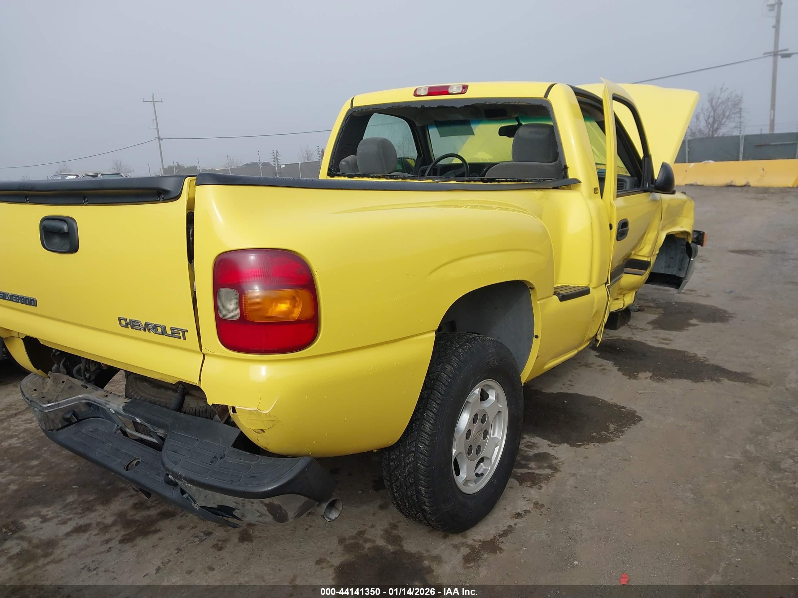 CHEVROLET SILVERADO image 4