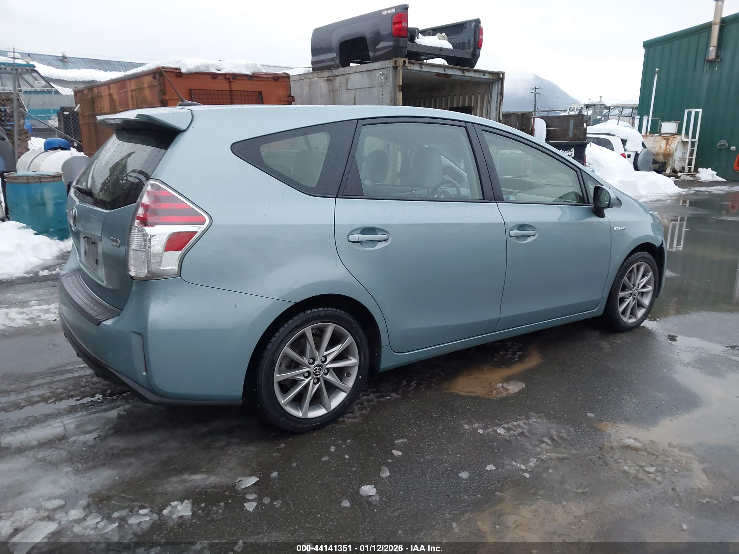 TOYOTA PRIUS image 4