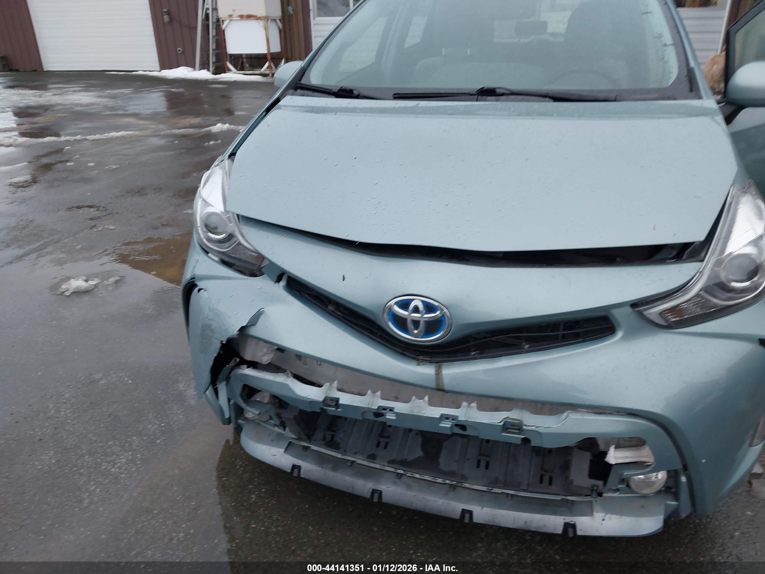 TOYOTA PRIUS image 6