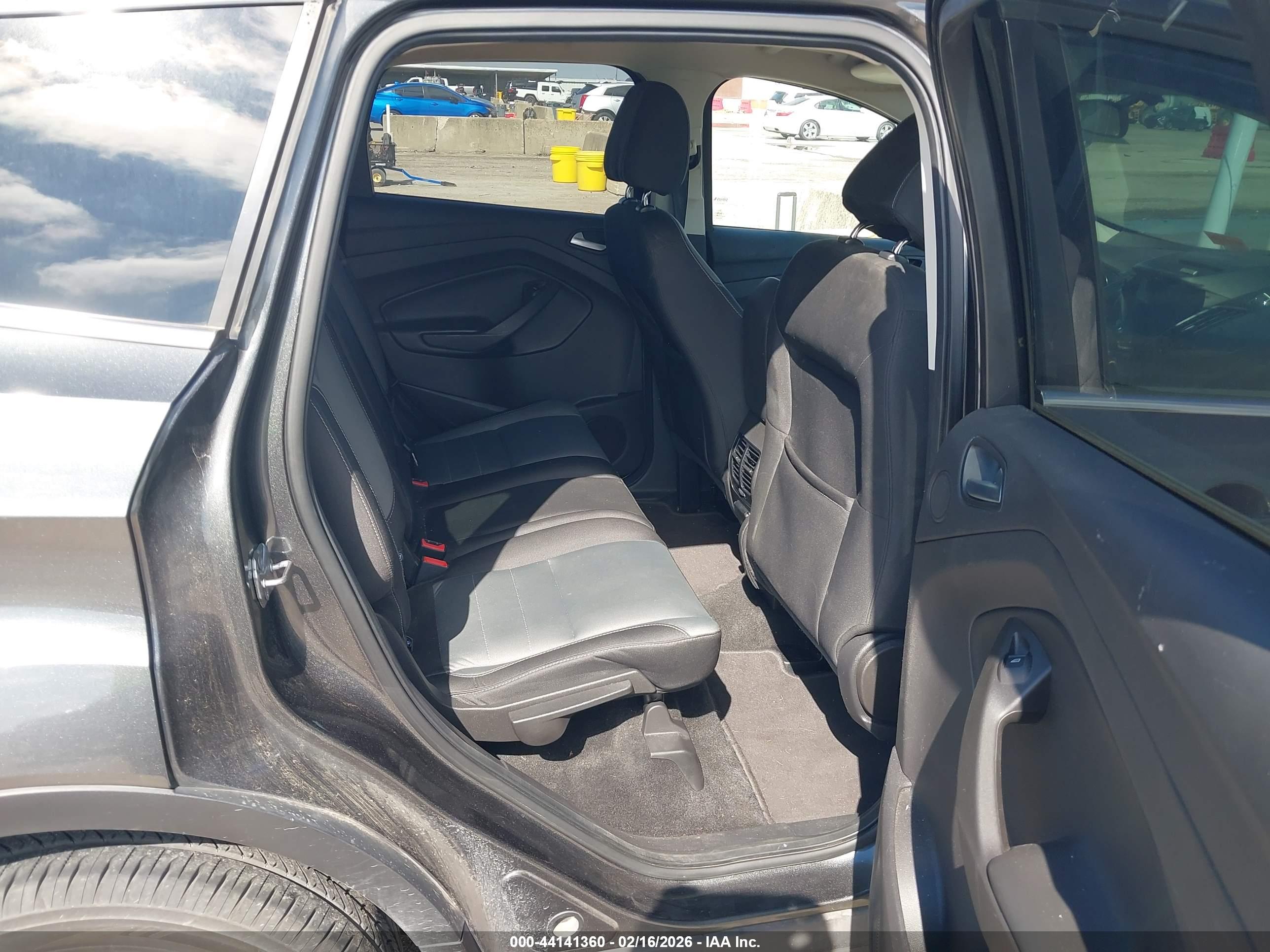 FORD ESCAPE image 8