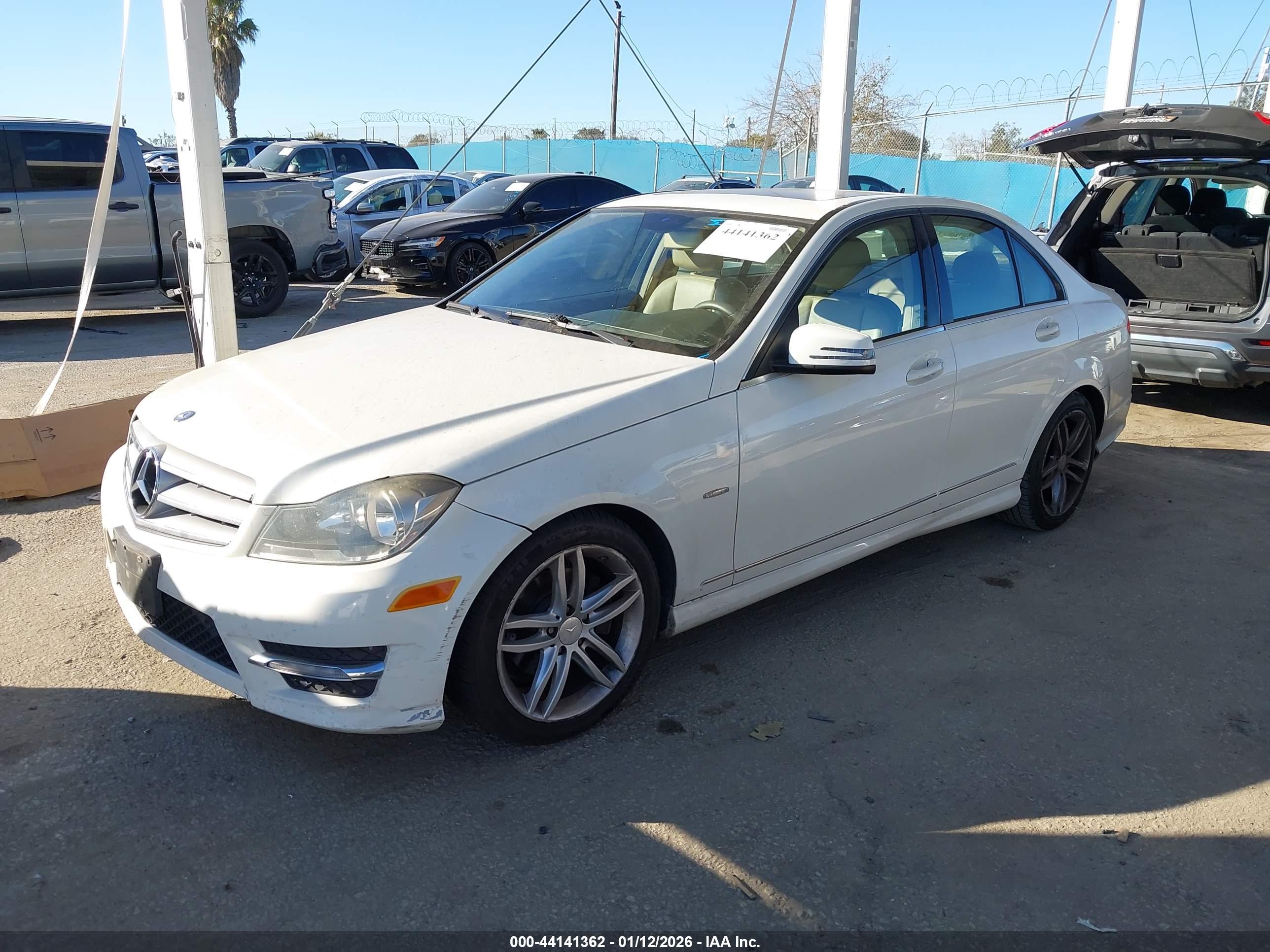 MERCEDES-BENZ C image 2